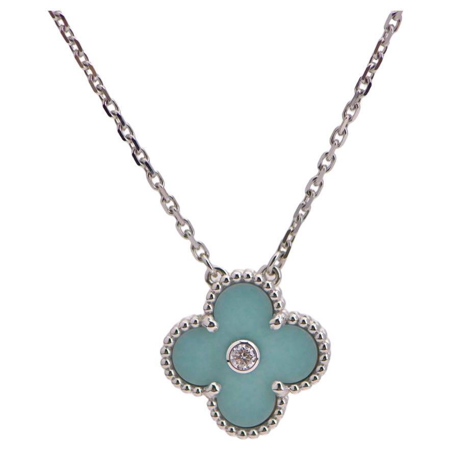 Van Cleef Holiday Pendant 2022 5 For Sale on 1stDibs