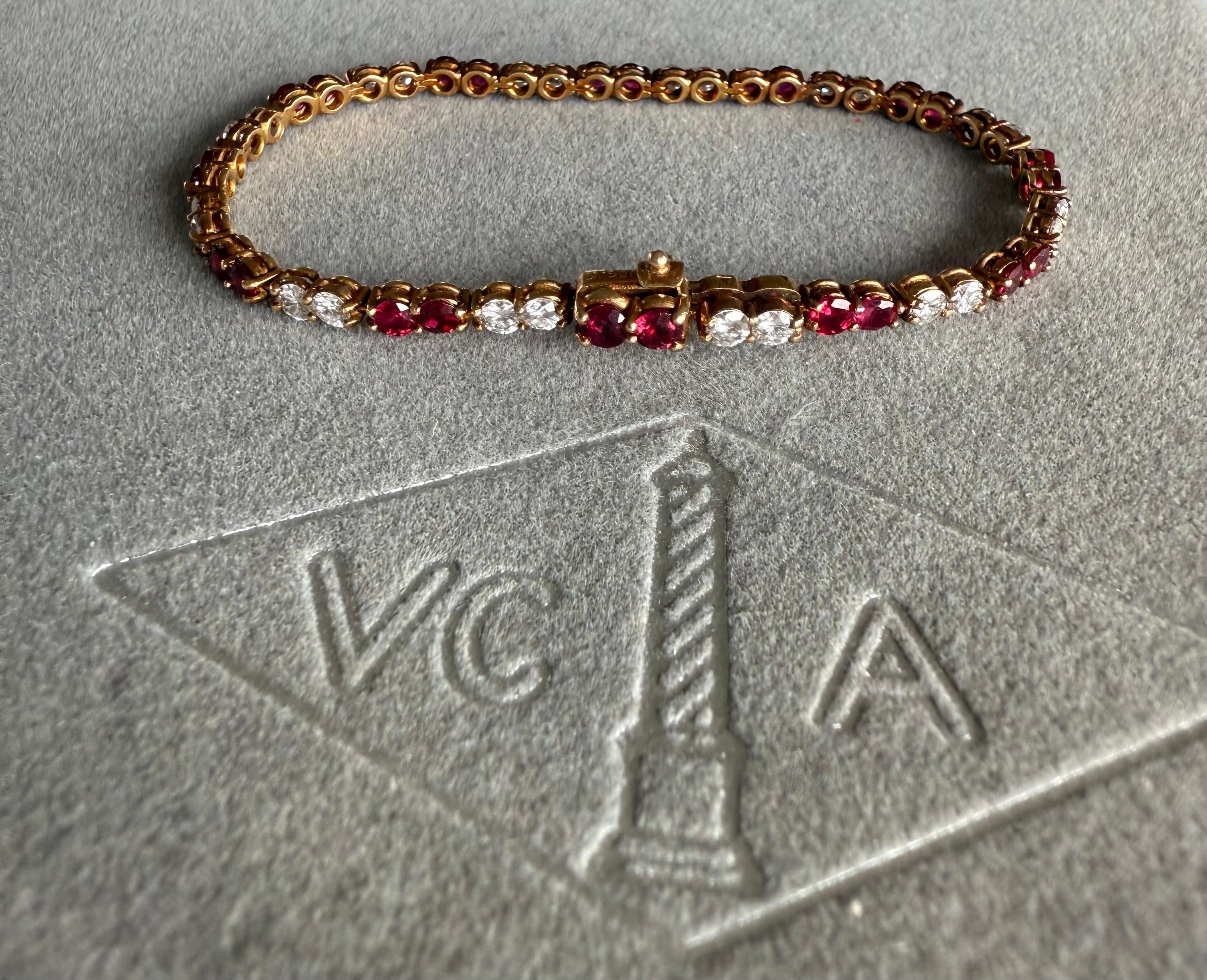 Van Cleef and Arpels Bracelet en rubis, diamants et diamants 18 carats en vente 5