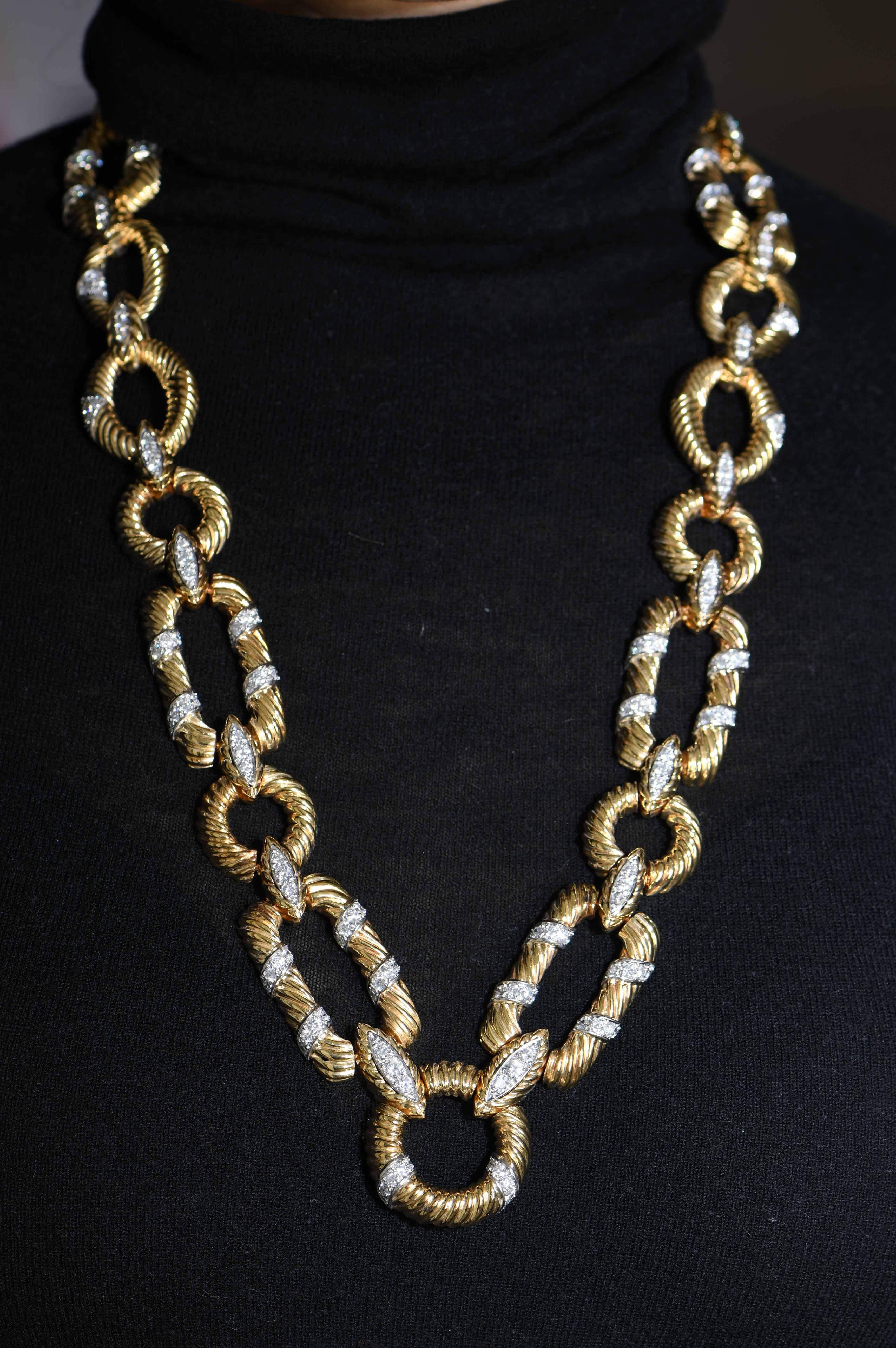 Van Cleef and Arpels, collier Sautoir en or et diamants 2