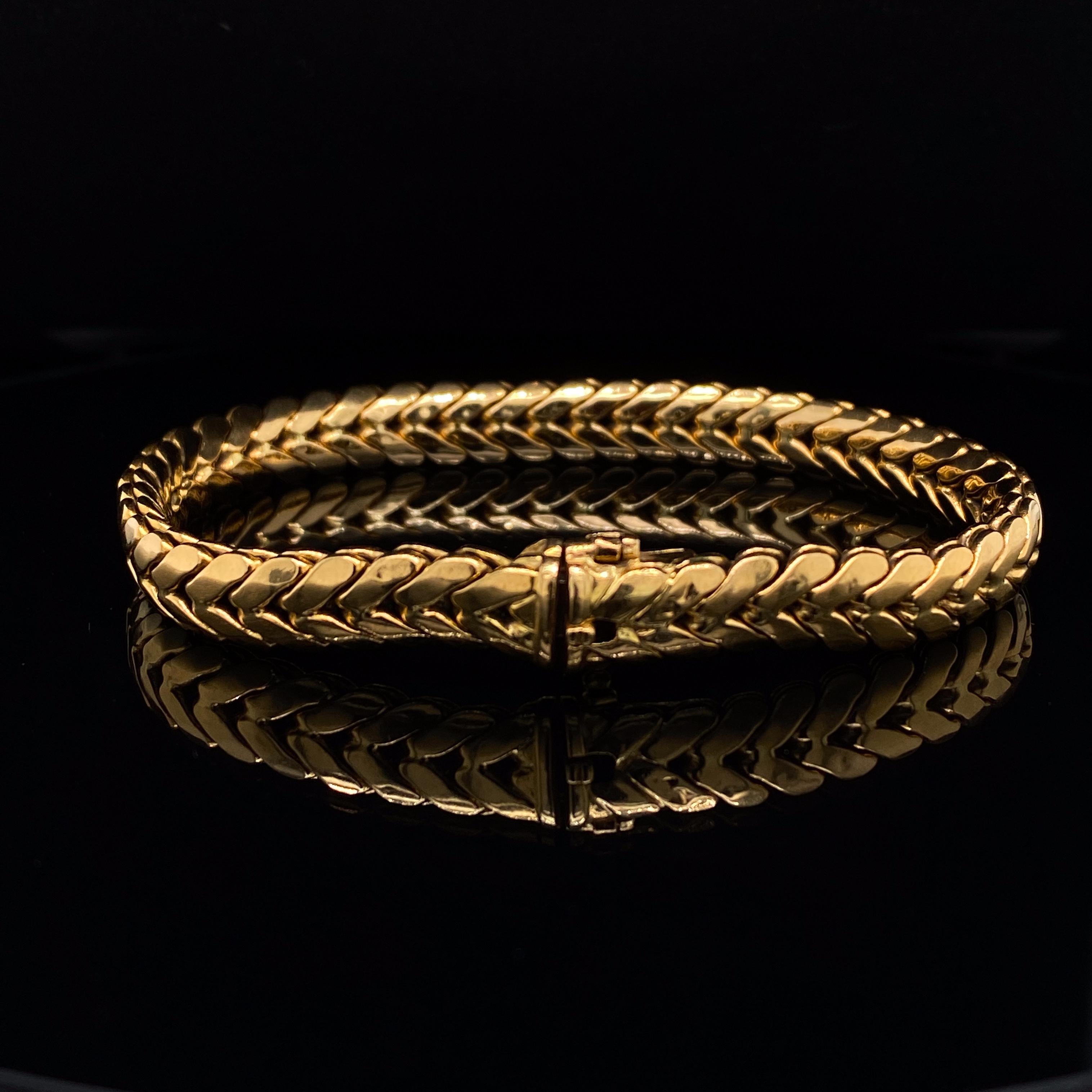 Women's Van Cleef & Arpels 18 Karat Yellow Gold Bracelet