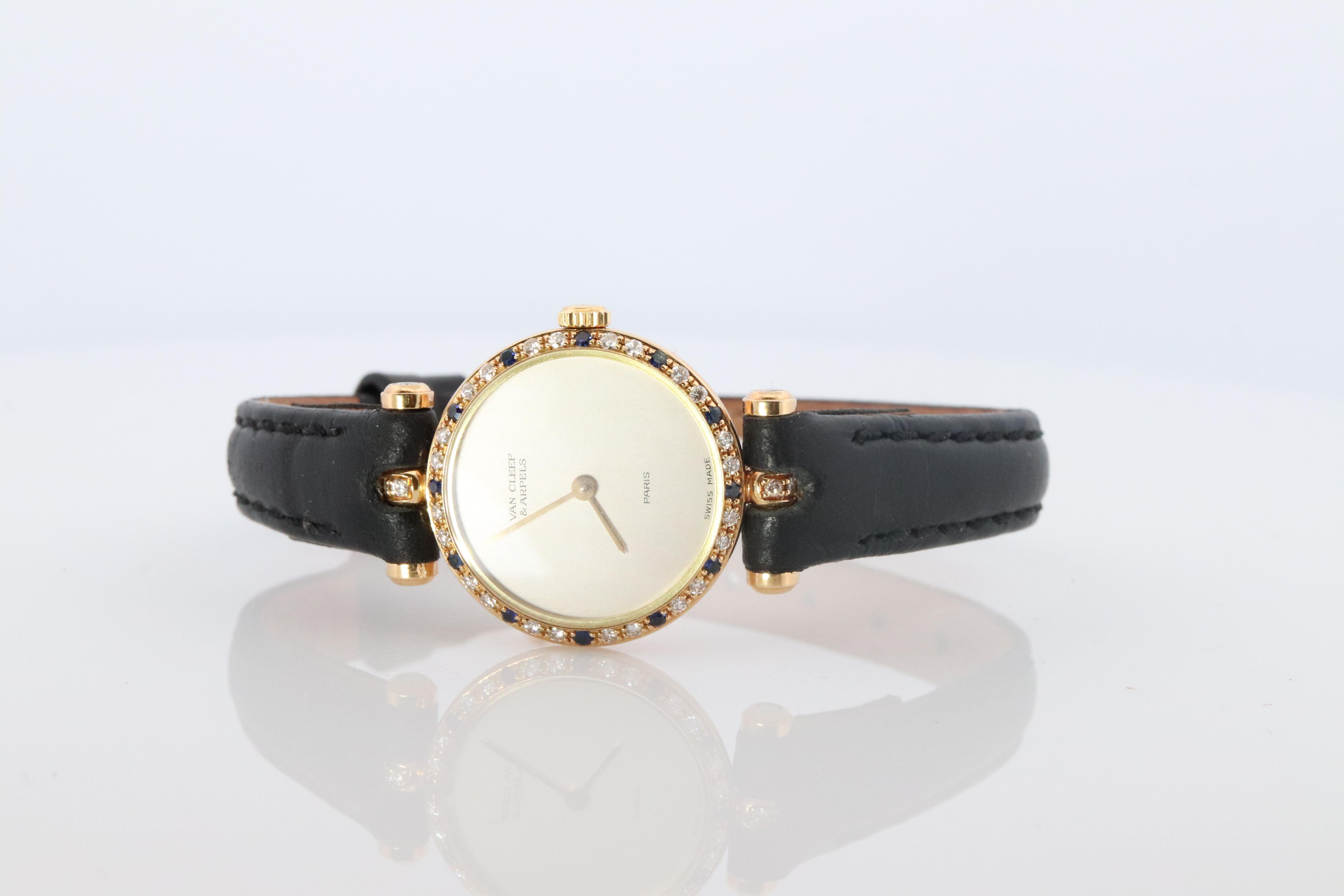 Moderne Montre Van Cleef & Arpels 18901. Lunette en or 18k VCA Classique Diamant Saphir. en vente