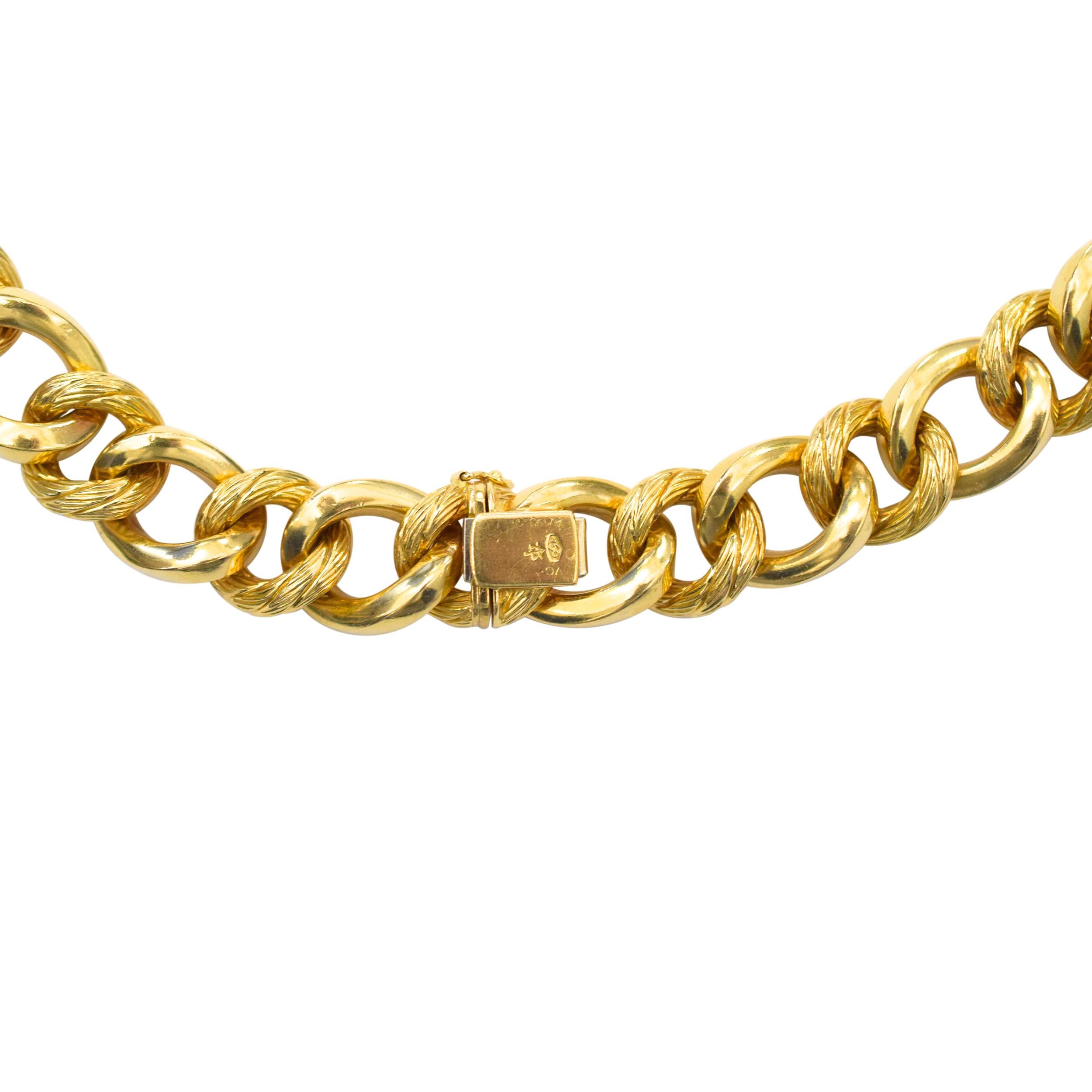 Van Cleef and Arpels 18k  Gold Link Chain. In Excellent Condition In New York, NY