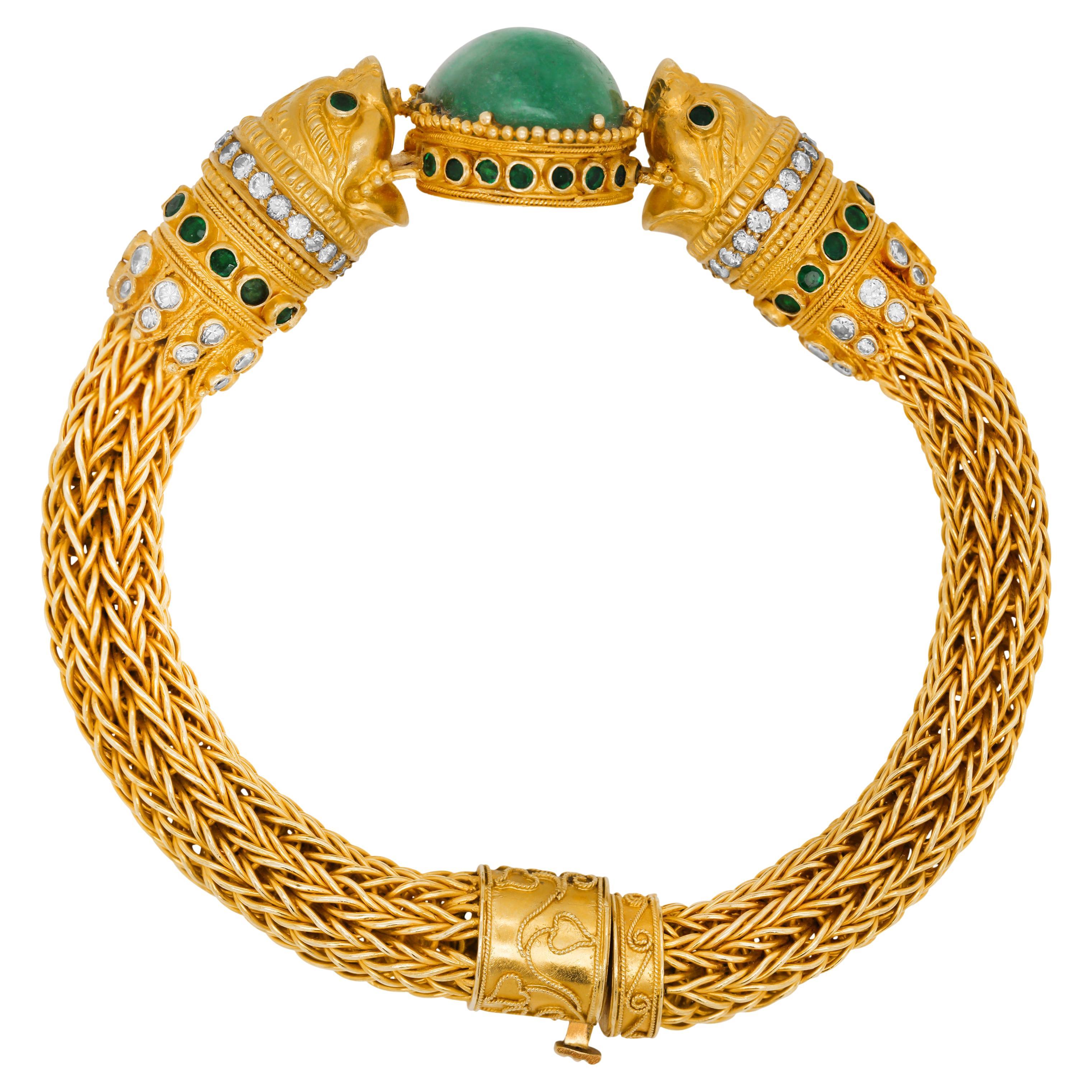 Van Cleef and Arpels 18K Yellow Gold Cabochon Emerald Lion Head Bangle Bracelet For Sale