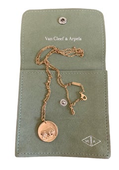 Van Cleef and Arpels Chaîne et médaille en or jaune 18 carats Arietis, « Aries »