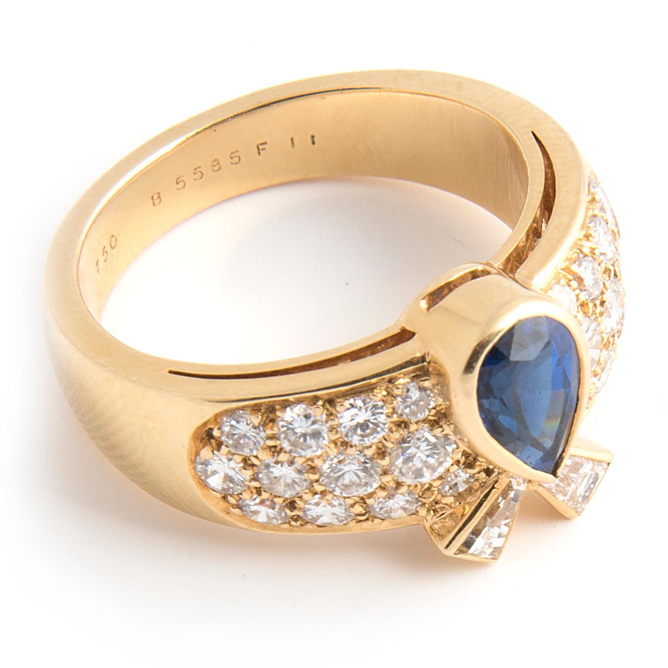 Women's Van Cleef and Arpels 18k Yellow Gold Diamond and Blue Sapphire Ring For Sale