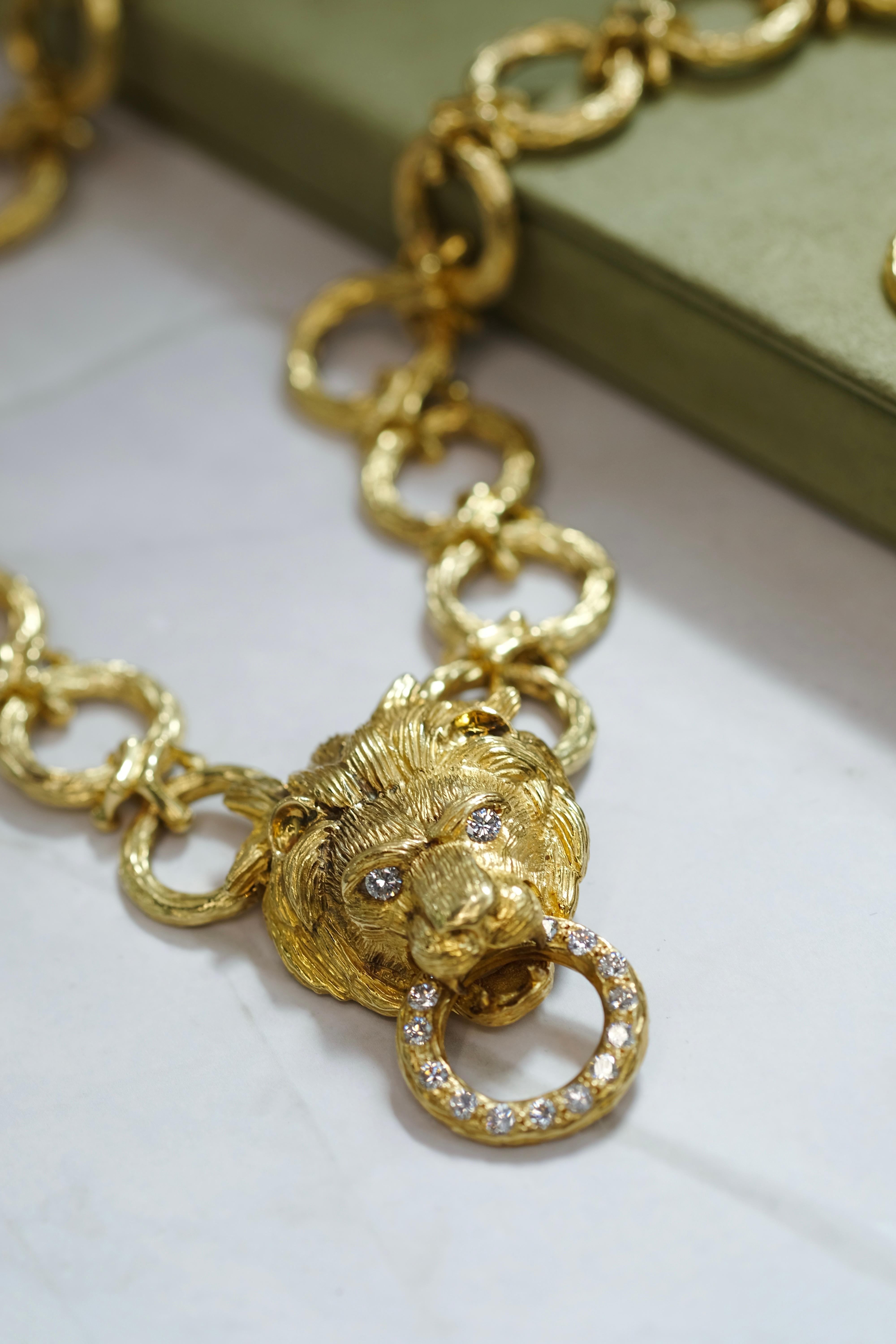 Van Cleef and Arpels 18K Yellow Gold Lion Brooch Pendant Convertible Necklace For Sale 4
