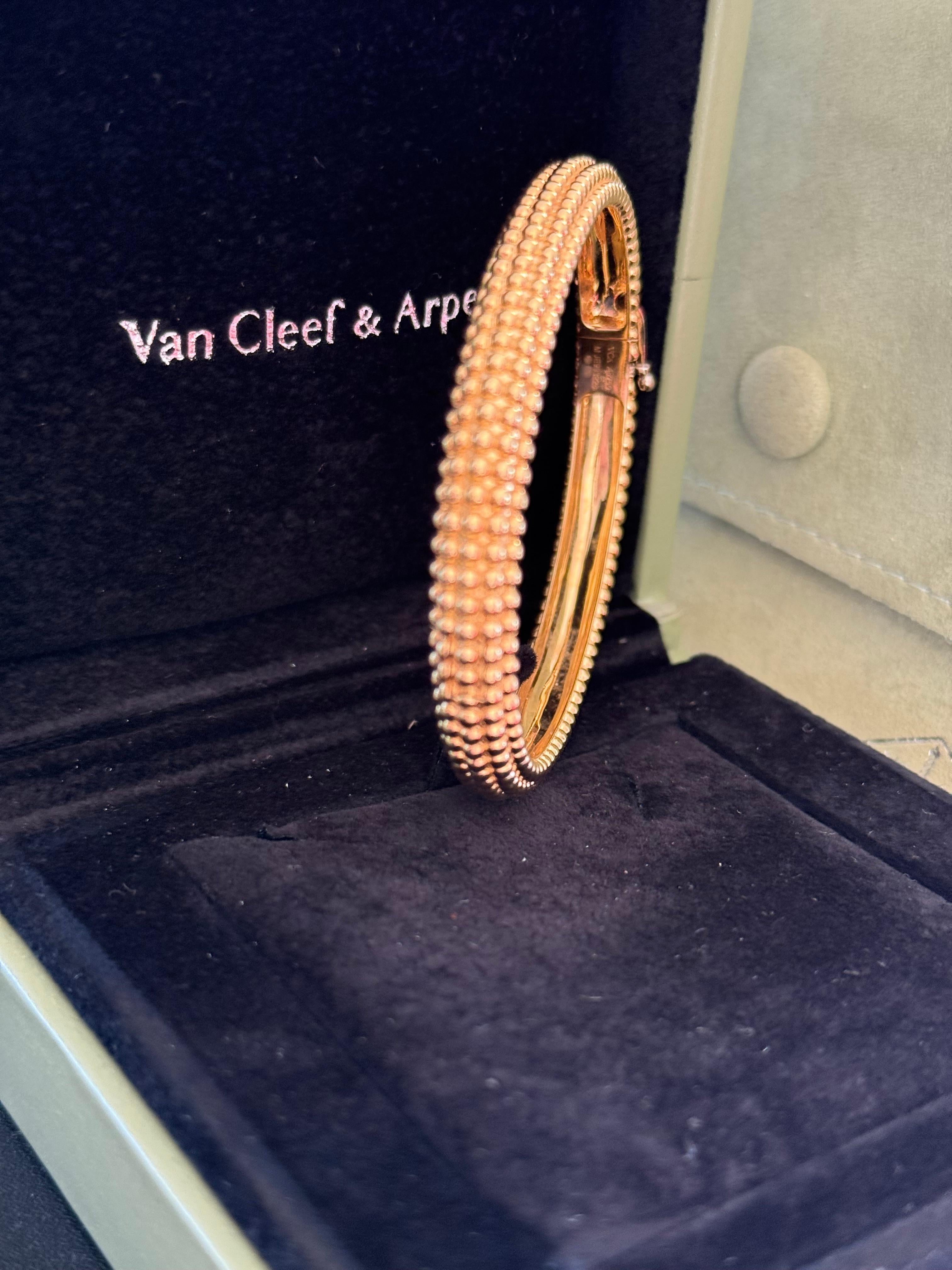 Van Cleef & Arpels Bracelet Perlee en or jaune 18k 5 rangs Taille moyenne en vente 3