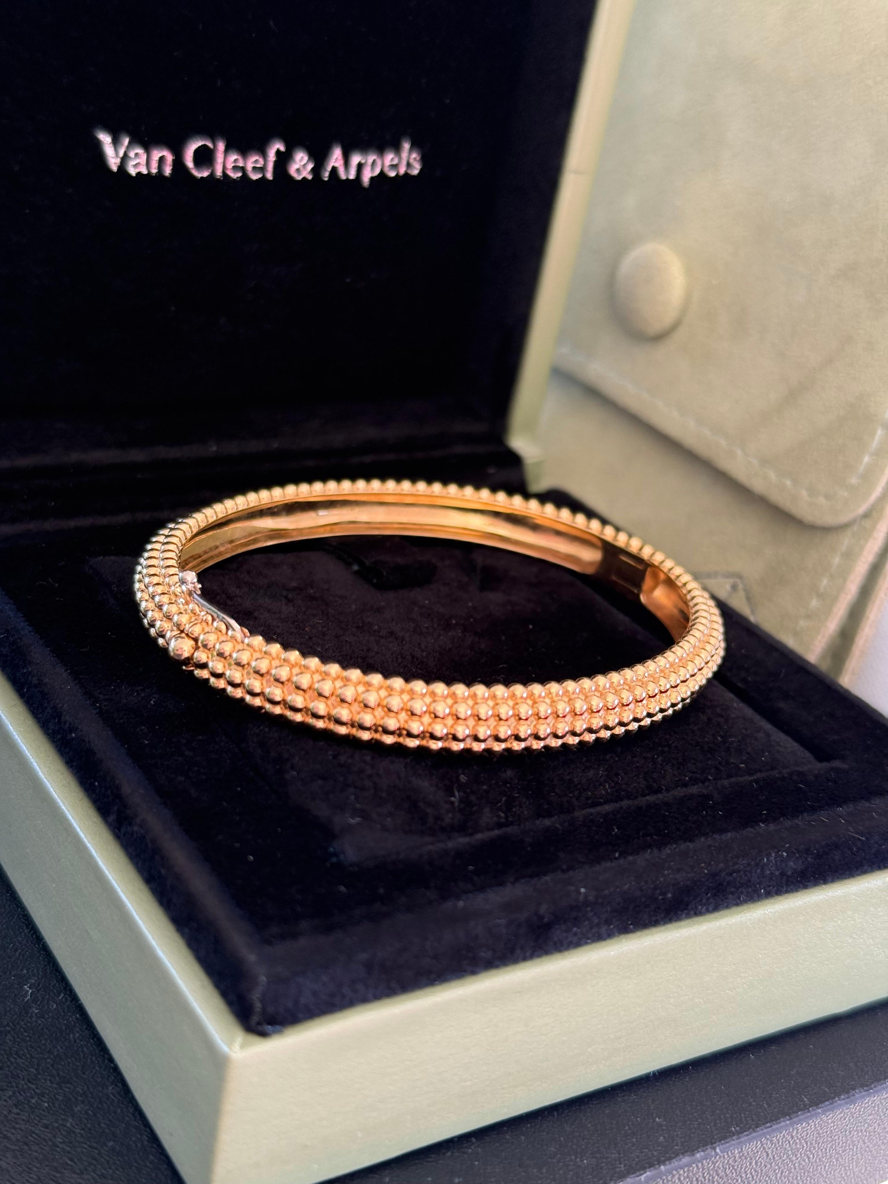 Van Cleef & Arpels Bracelet Perlee en or jaune 18k 5 rangs Taille moyenne en vente 4