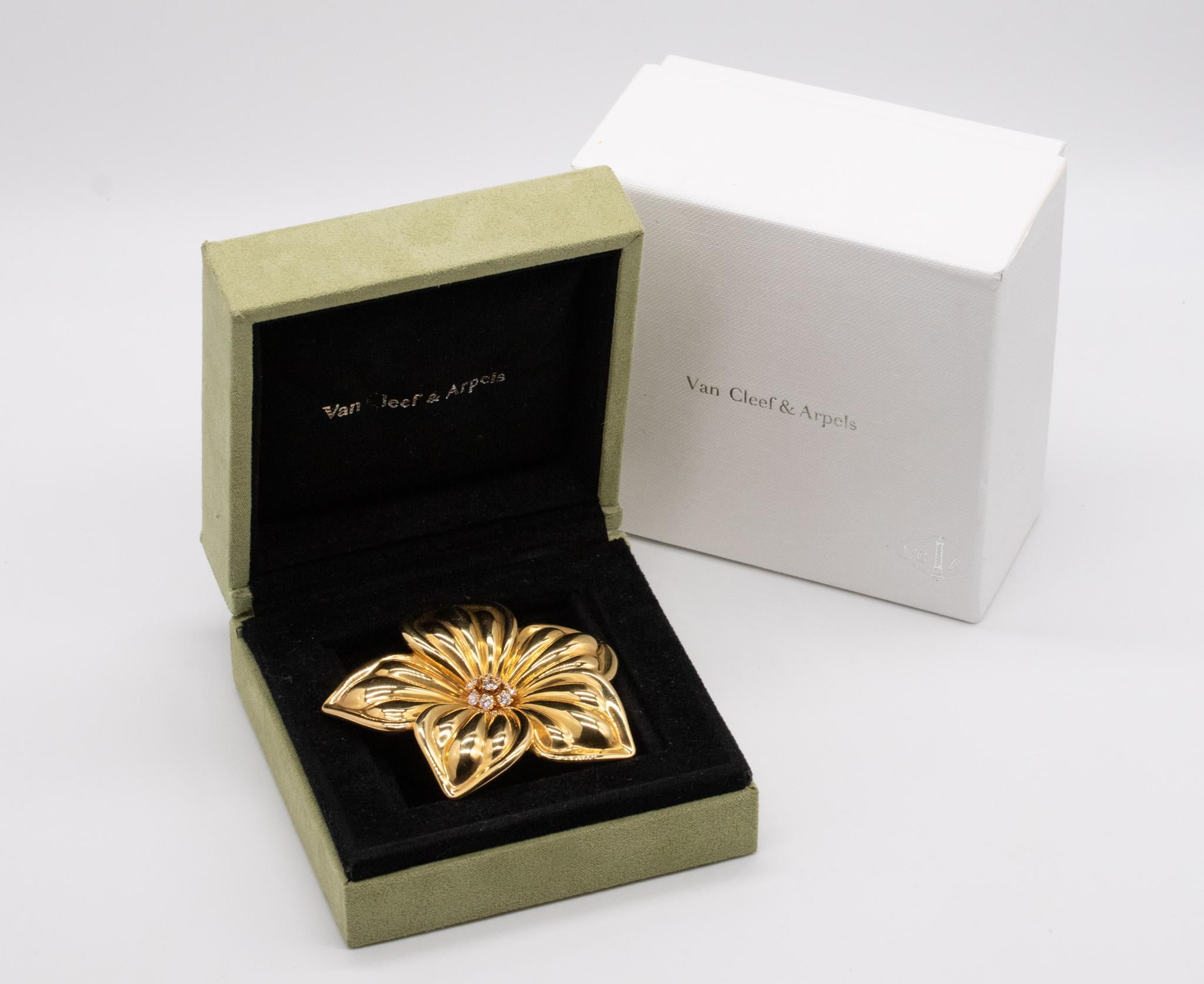 Women's or Men's Van Cleef and Arpels 18Kt Yellow Gold Rose De Noel Brooch with VVS Diamonds For Sale