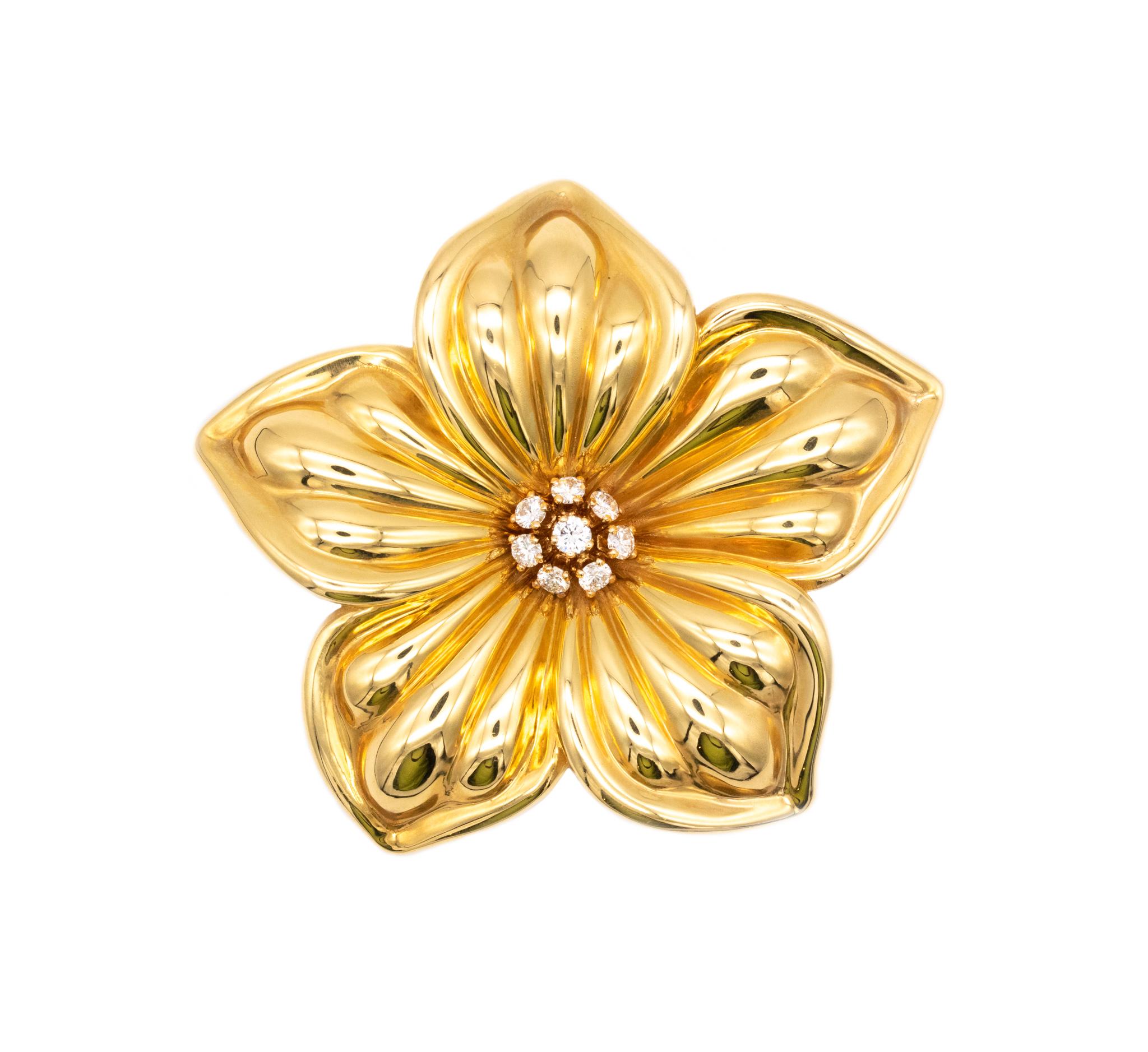 Van Cleef and Arpels 18Kt Yellow Gold Rose De Noel Brooch with VVS Diamonds For Sale 1