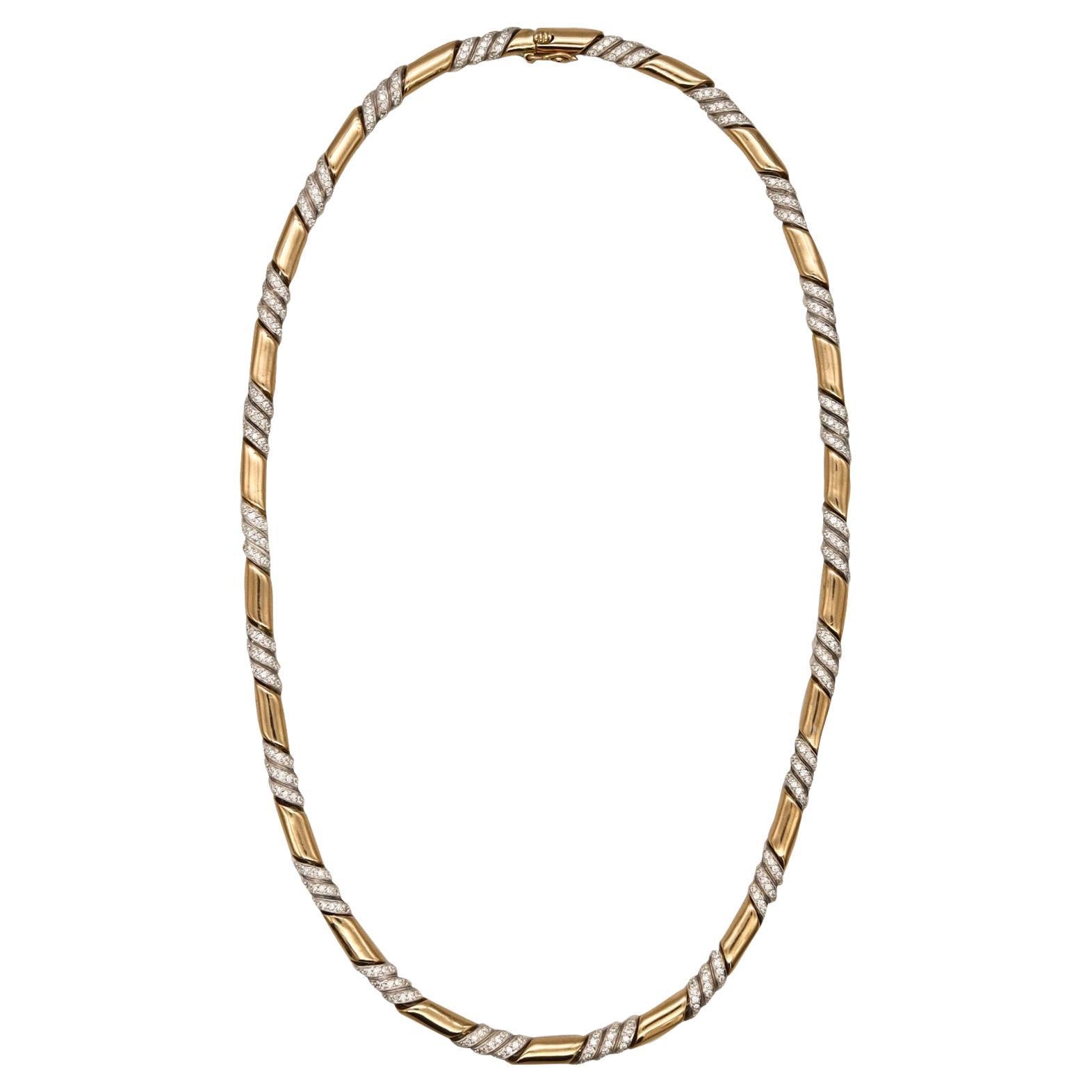 Van Cleef and Arpels 1970 Paris 18Kt Necklace with 2.48 Cts in VVS Diamonds For Sale