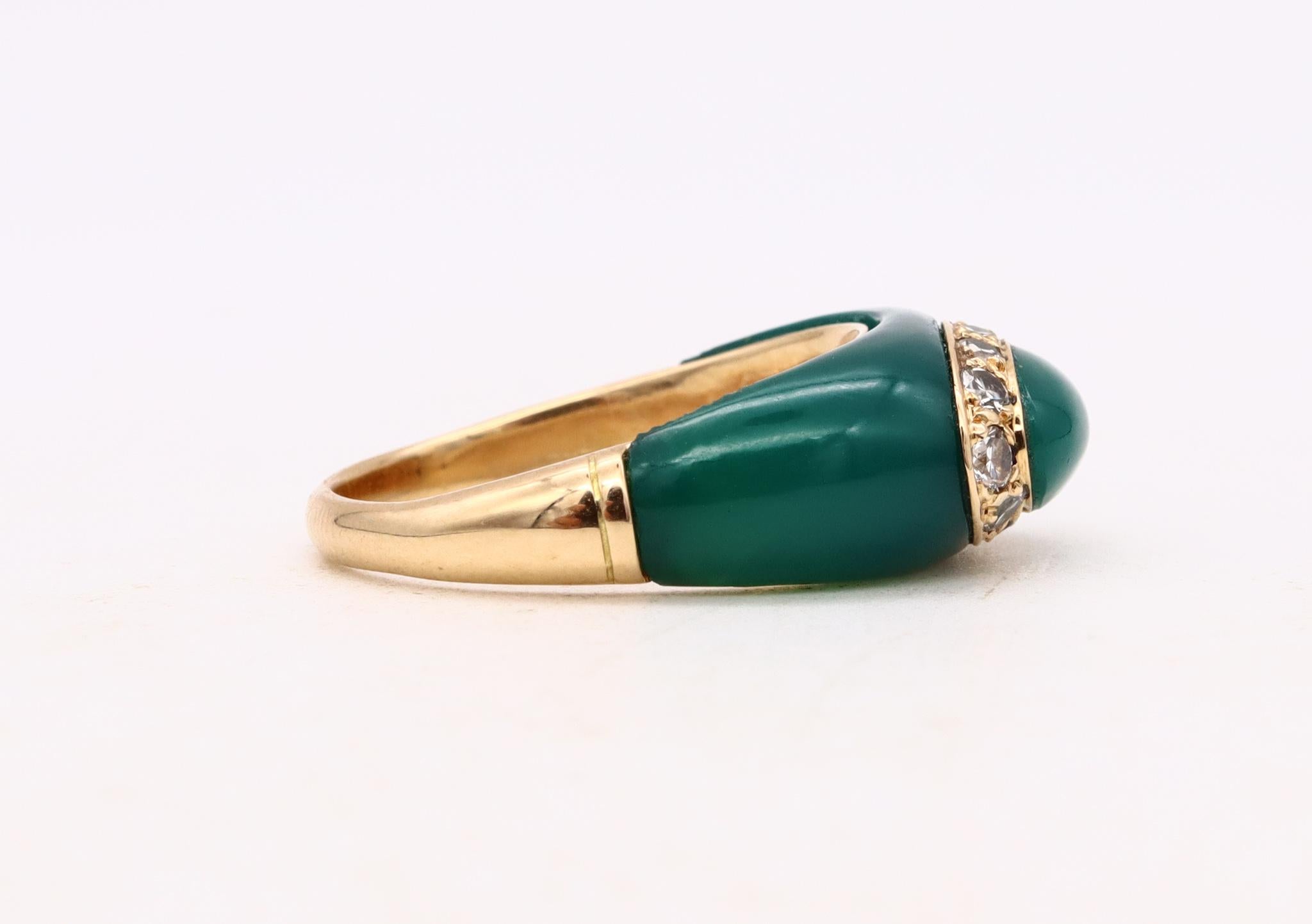 Women's Van Cleef and Arpels 1970 Paris 18Kt Yellow Gold Ring 12 VS Diamonds Chrysoprase For Sale