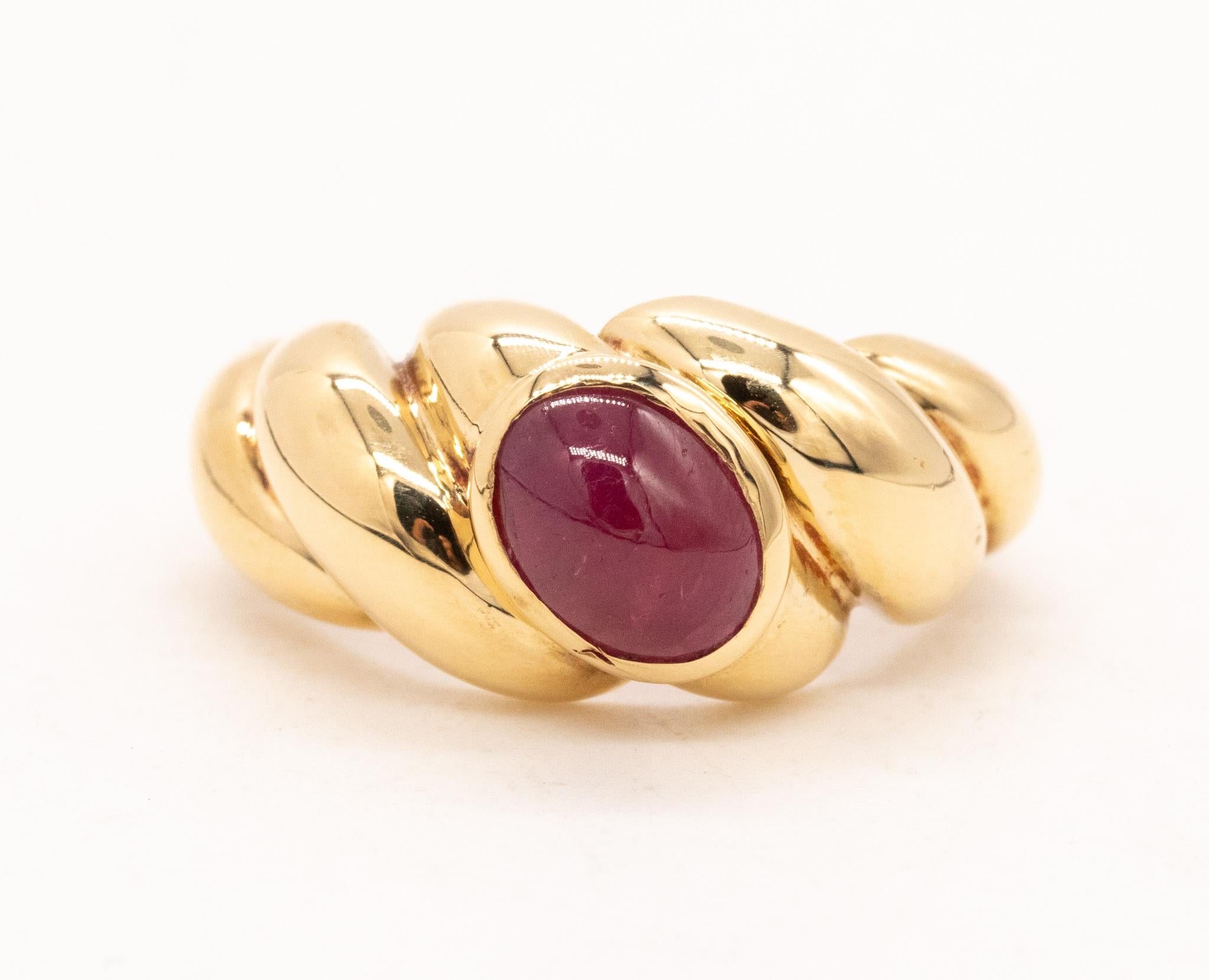 Van Cleef and Arpels 1970 Paris Ring in 18Kt Gold Natural 1.56 Cts Burmese Ruby 2