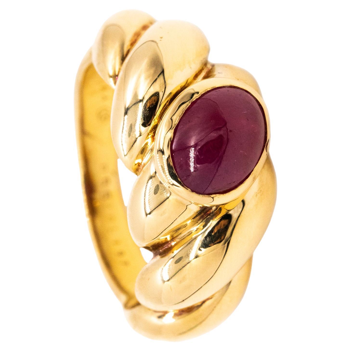 Van Cleef and Arpels 1970 Paris Ring in 18Kt Gold Natural 1.56 Cts Burmese Ruby