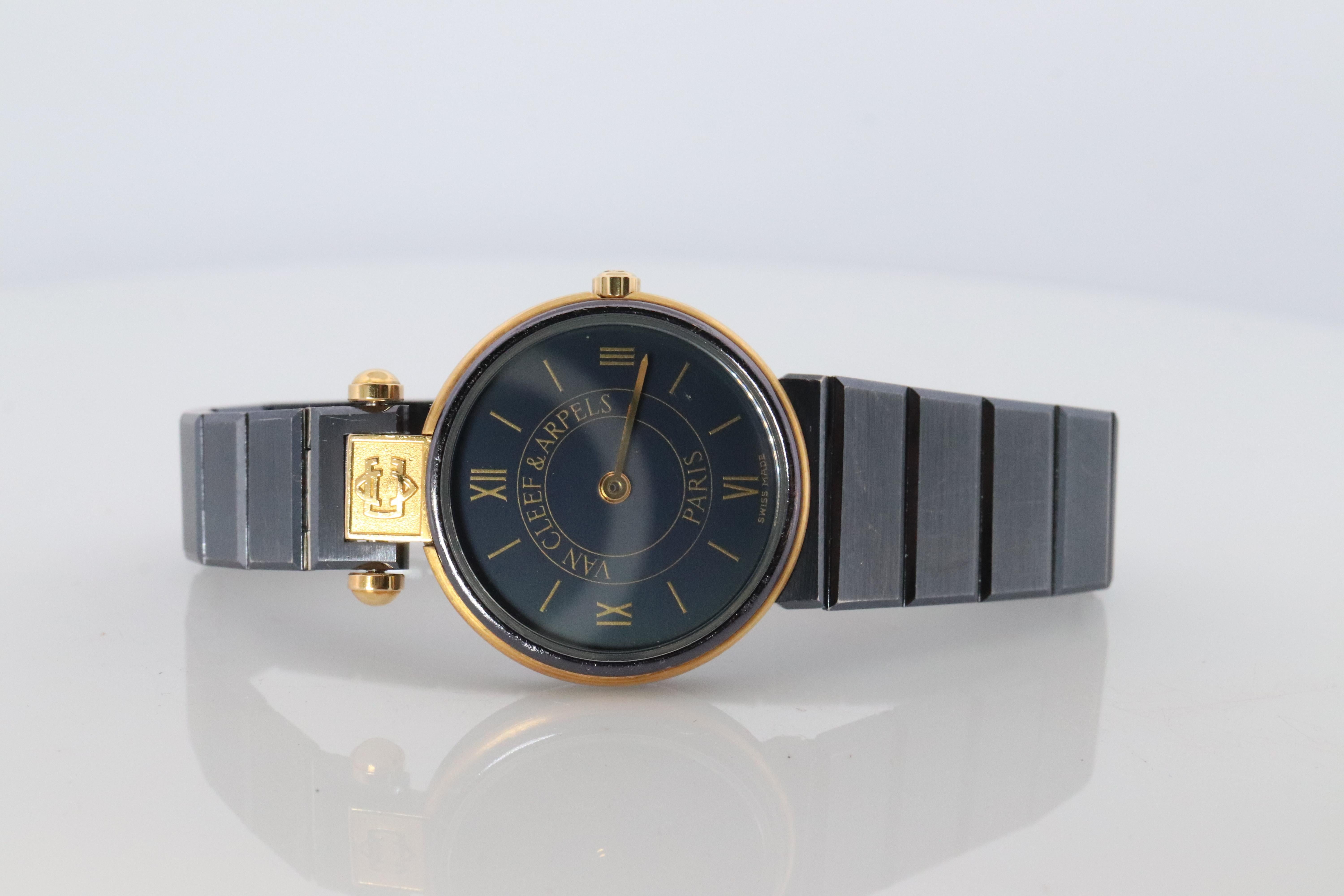 Van Cleef and Arpels 43106 Uhr. La Collection SS Runde 24mm Uhr (Moderne) im Angebot