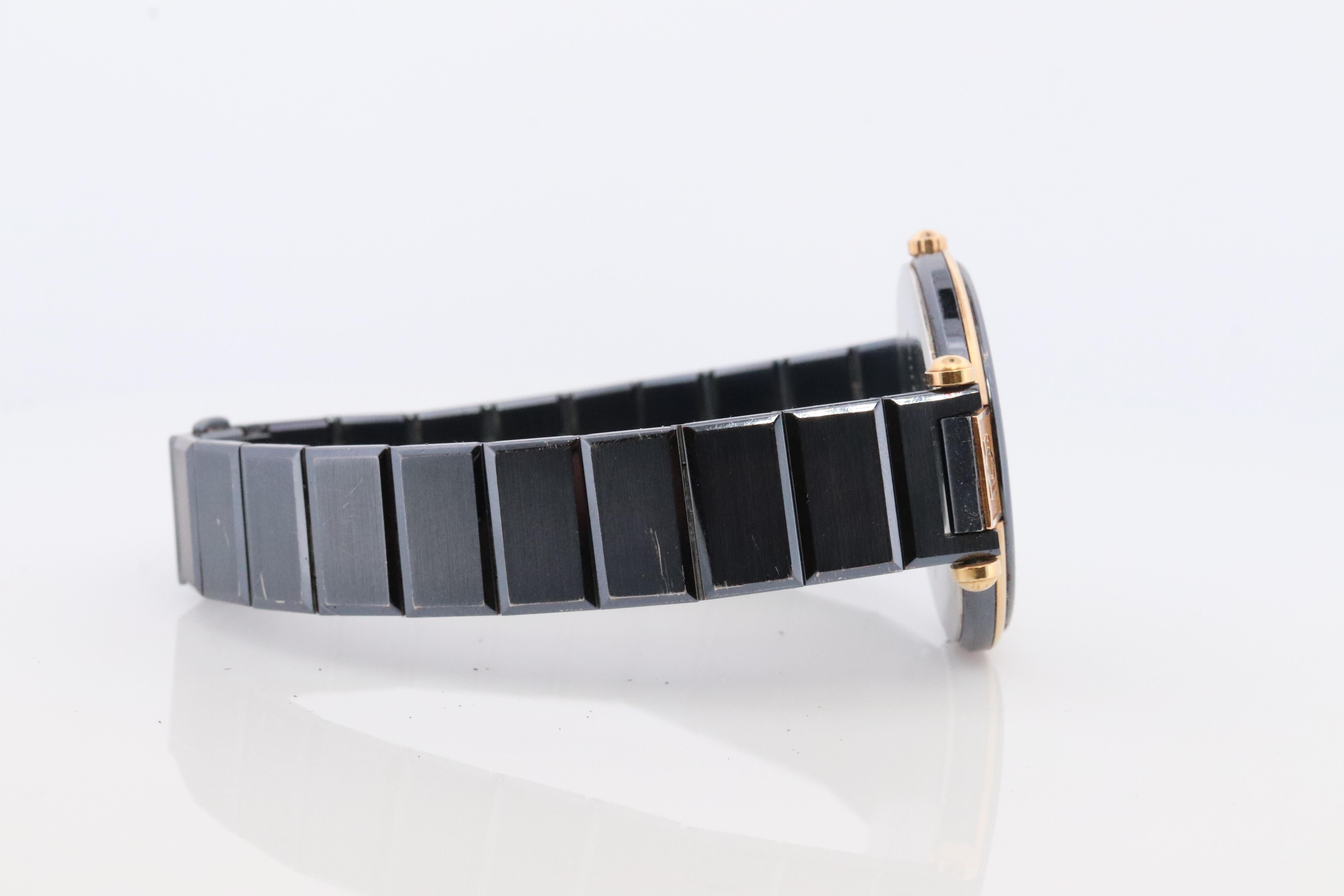 Van Cleef and Arpels 43106 watch. Vintage VCA Ladies 30mm wristwatch. La Collect In Good Condition In Port Charlotte, FL