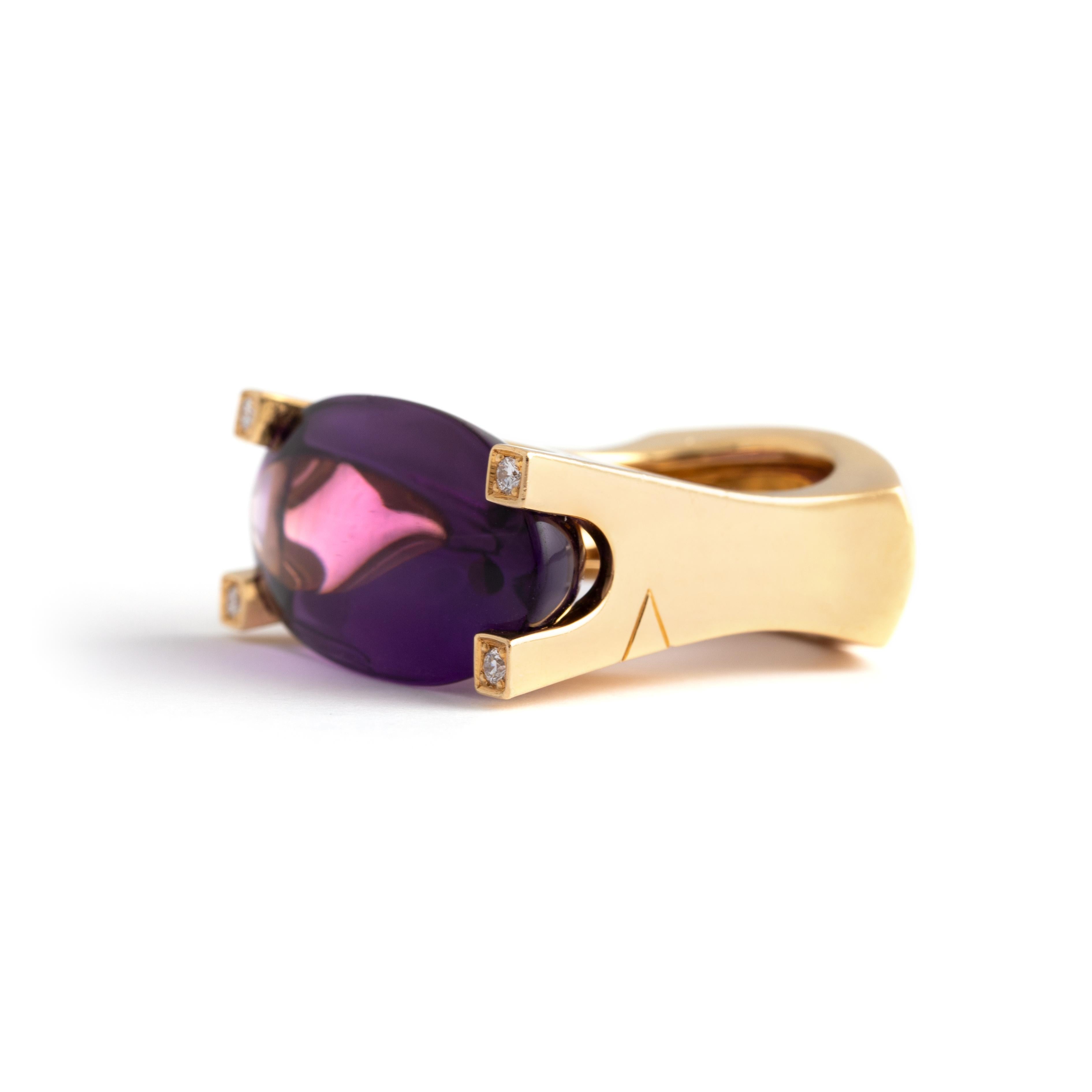 Cabochon Van Cleef and Arpels Amethyst Diamond Yellow Gold 18K Ring For Sale