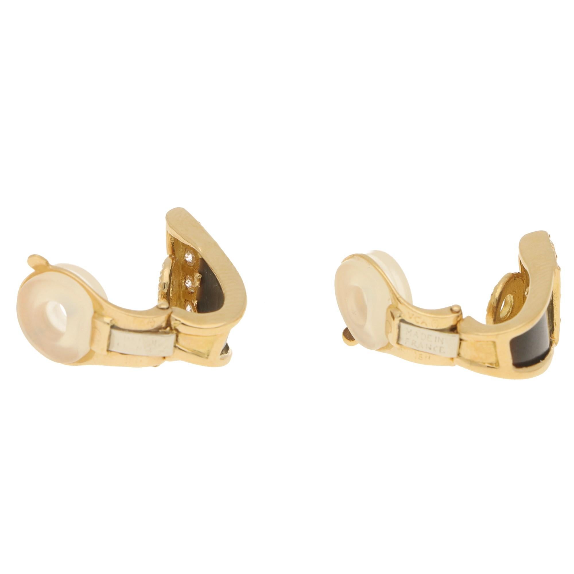 Round Cut Van Cleef & Arpels Black Mother of Pearl and Diamond Studs Earrings in 18 Karat