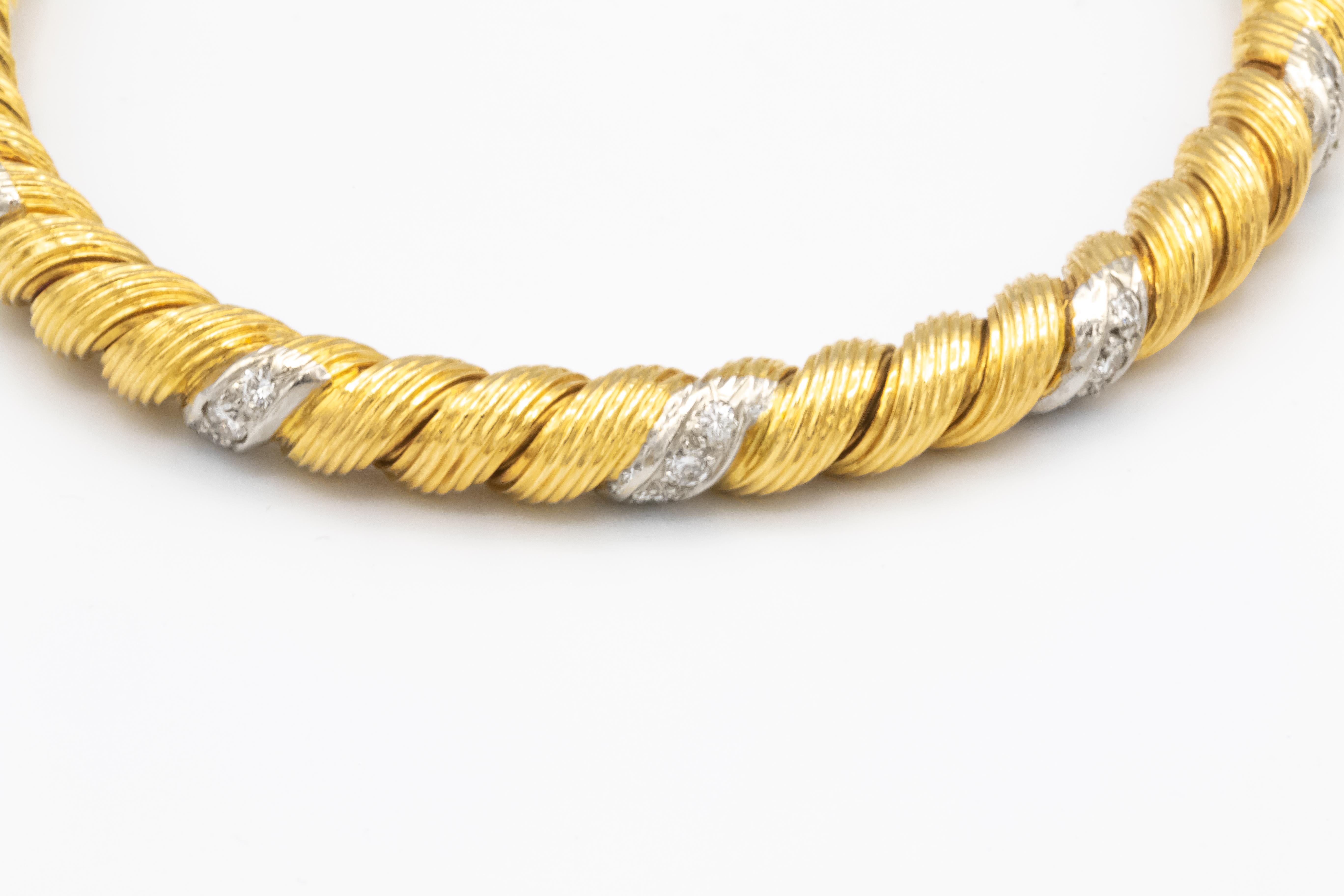 Van Cleef & Arpels Braided Yellow Gold and Diamonds Stackable Bangle Bracelet In Excellent Condition In Carlsbad, CA