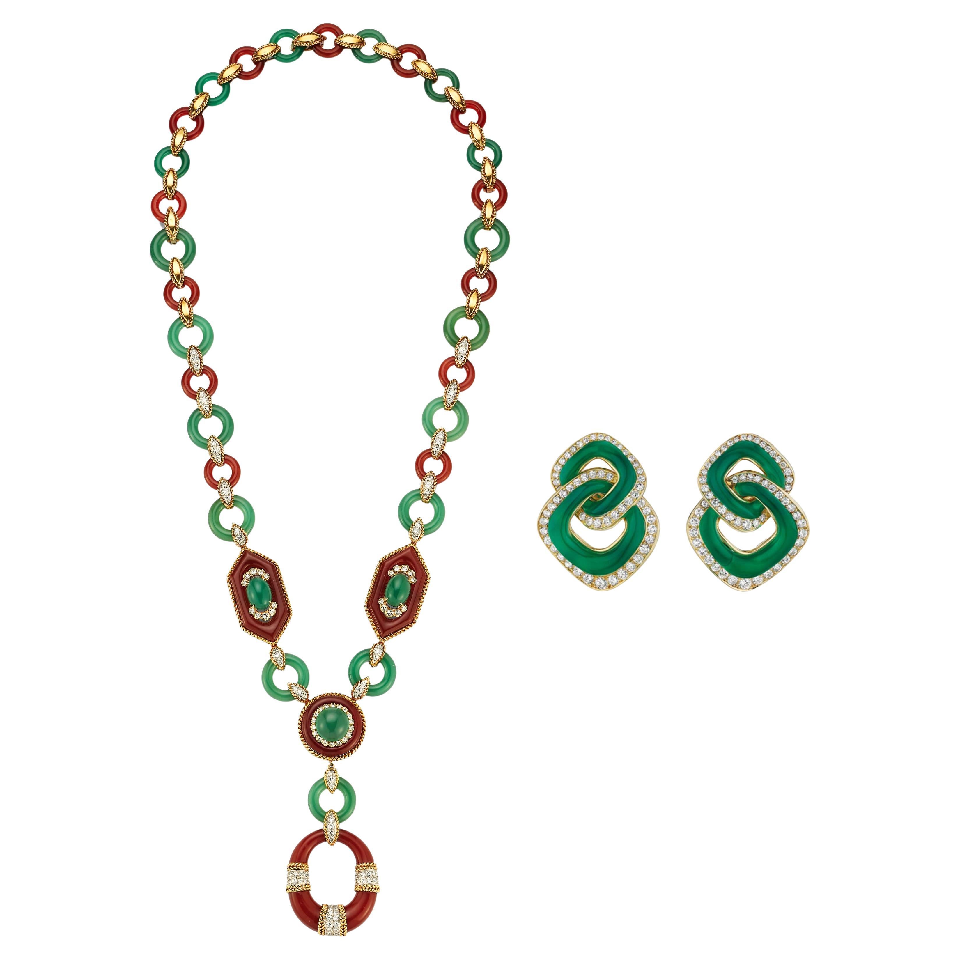 Van Cleef 
Arpels Collana e orecchini Sautoir in corniola e crisoprasio in vendita