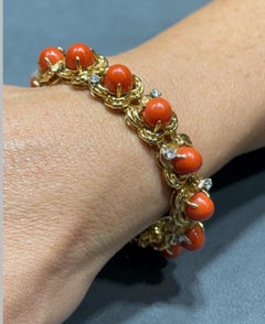 Van Cleef & Arpels Bracelet en corail et diamants