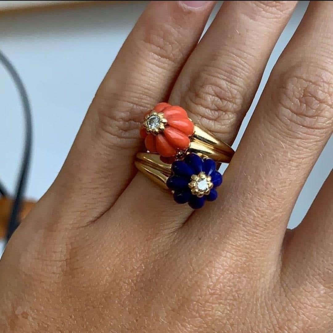 Round Cut Van Cleef and Arpels Coral and Lapis Ring Set For Sale