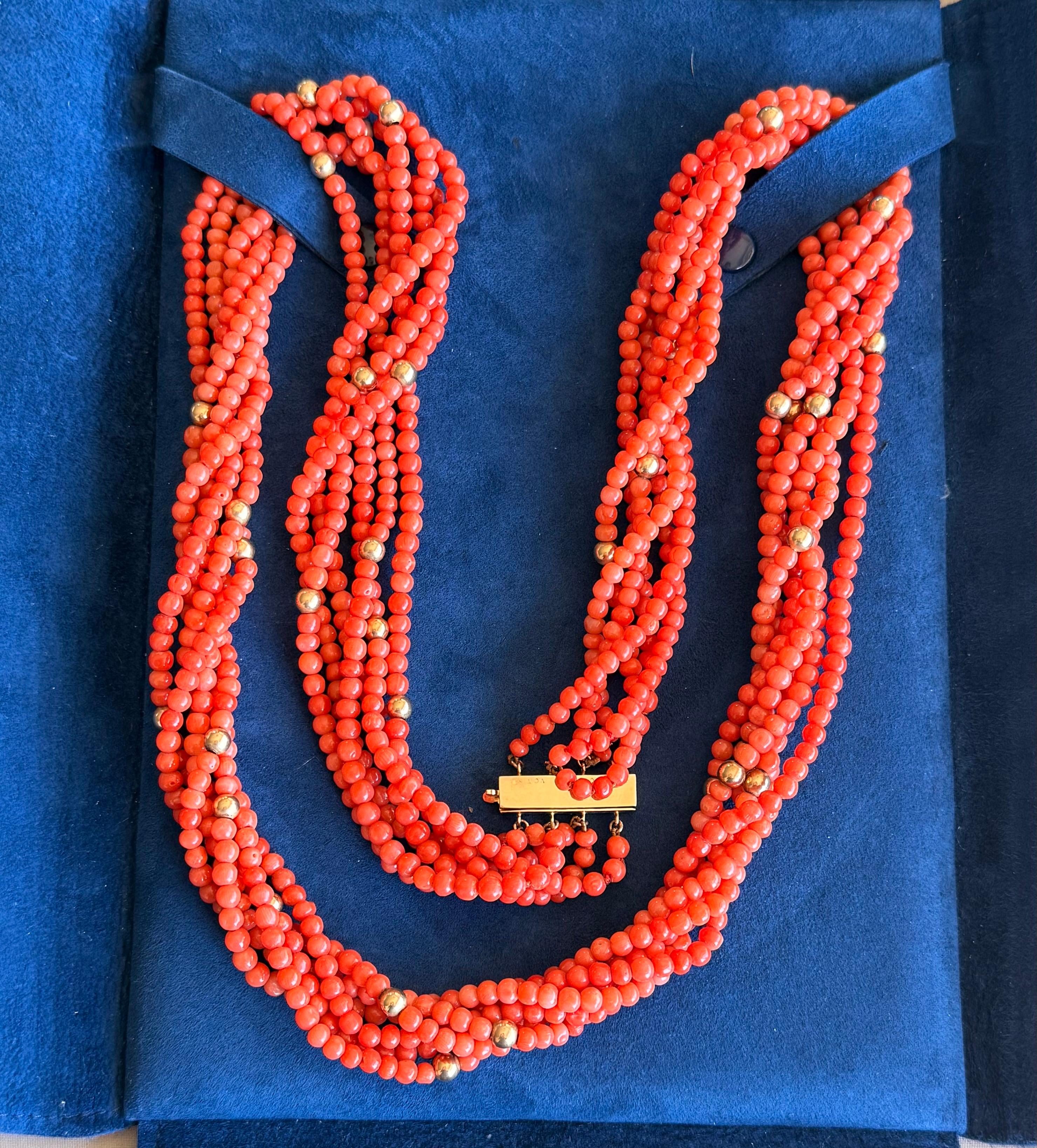 da uomo o donna Van Cleef & Arpels  Collana di perle di corallo in oro giallo in vendita