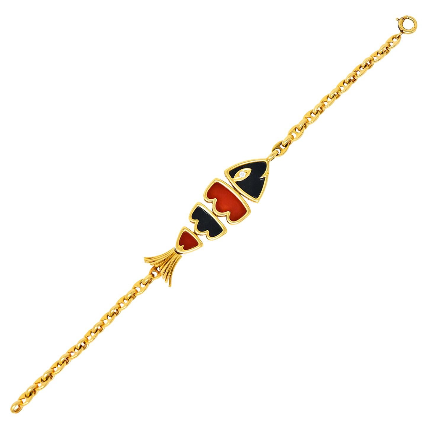 Van Cleef & Arpels Coral Black Onyx 18 Karat Gold Articulated Fish Bracelet