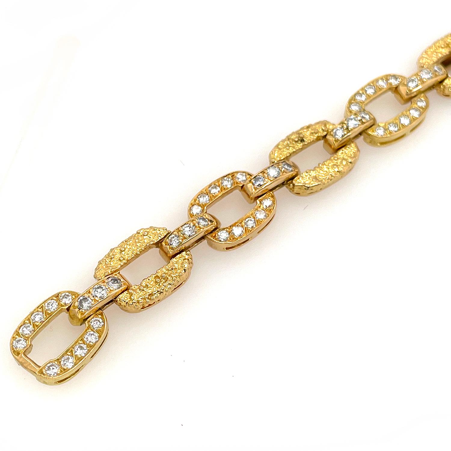 Van Cleef and Arpels, bracelet en or texturé et diamants, ca. 1940 Bon état - En vente à Idar-Oberstein, DE