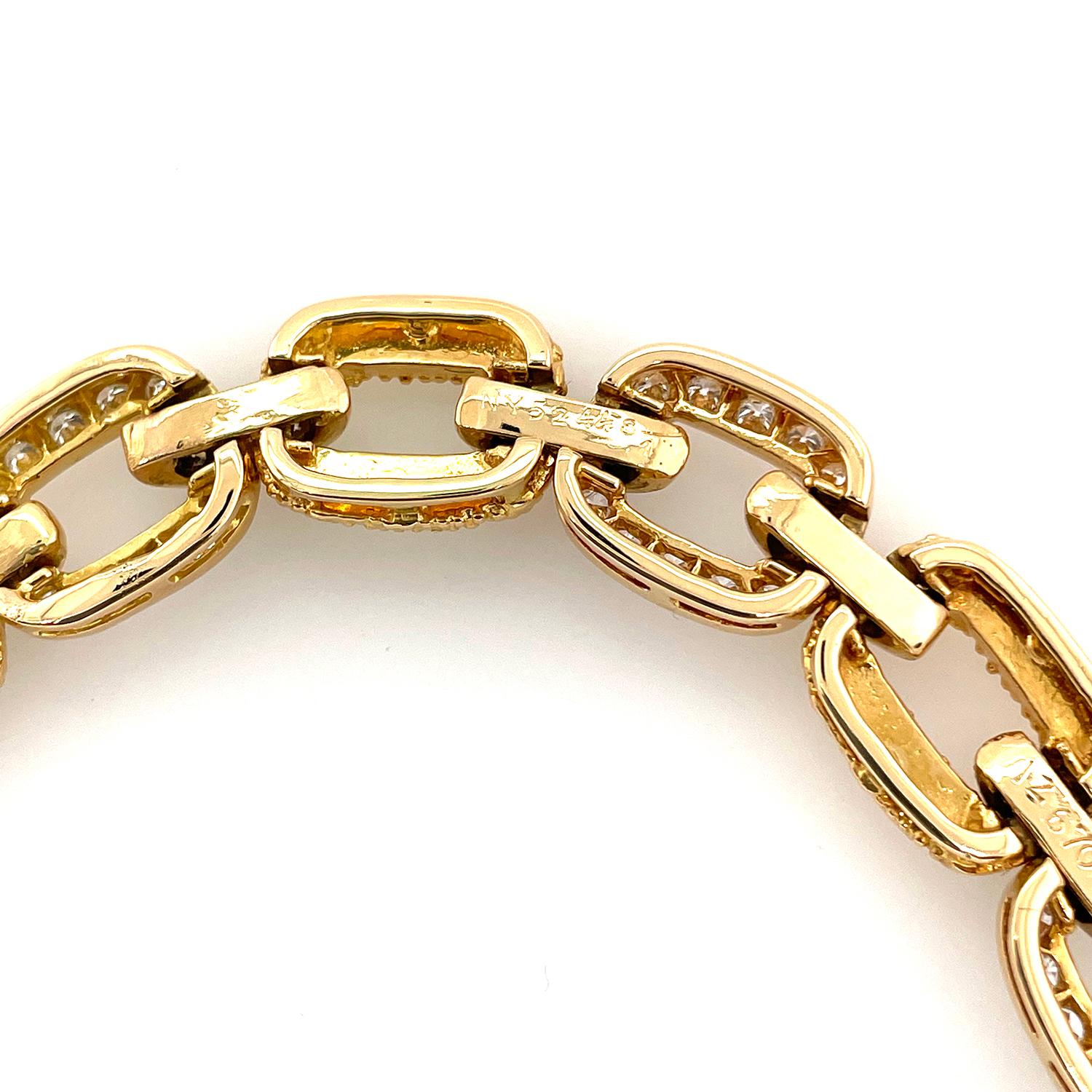 Van Cleef and Arpels Diamond and Textured Gold Bracelet, ca. 1940s In Good Condition For Sale In Idar-Oberstein, DE