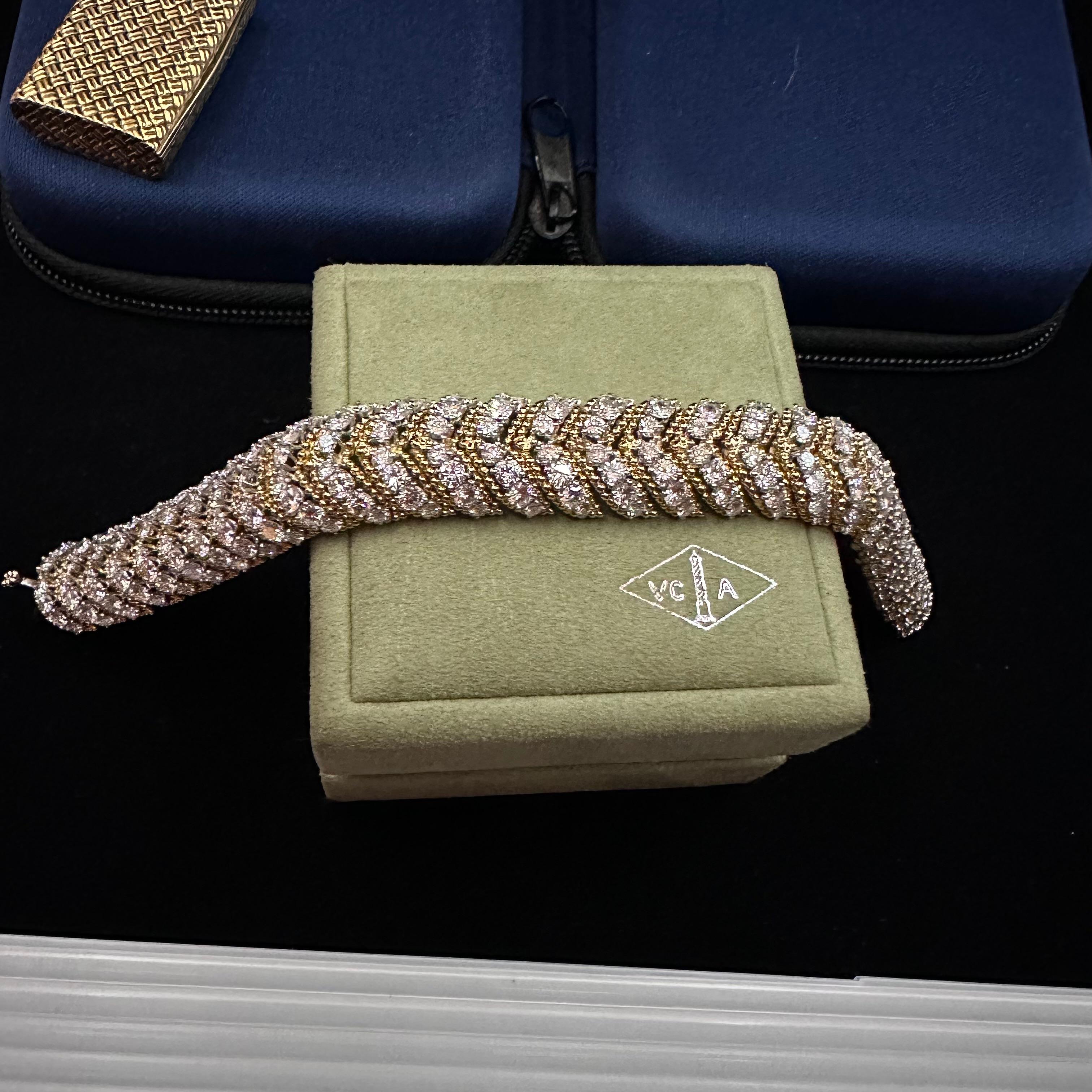 Van Cleef And Arpels Diamond Bracelet 18k Yellow Gold  For Sale 6
