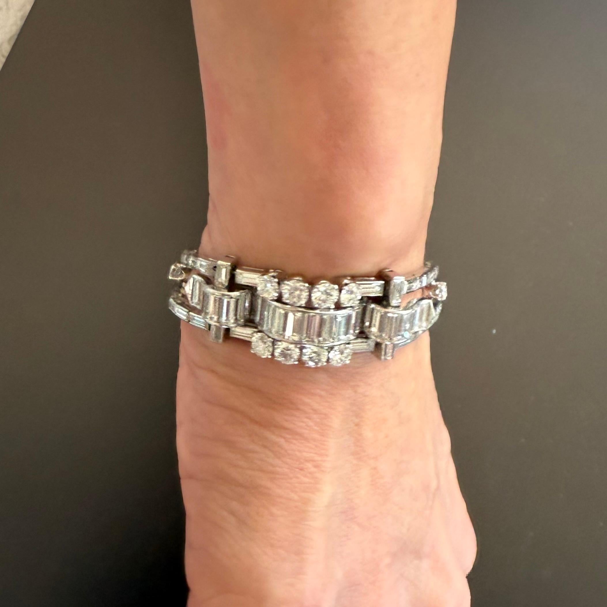 Van Cleef and Arpels Diamond Bracelet French For Sale 2