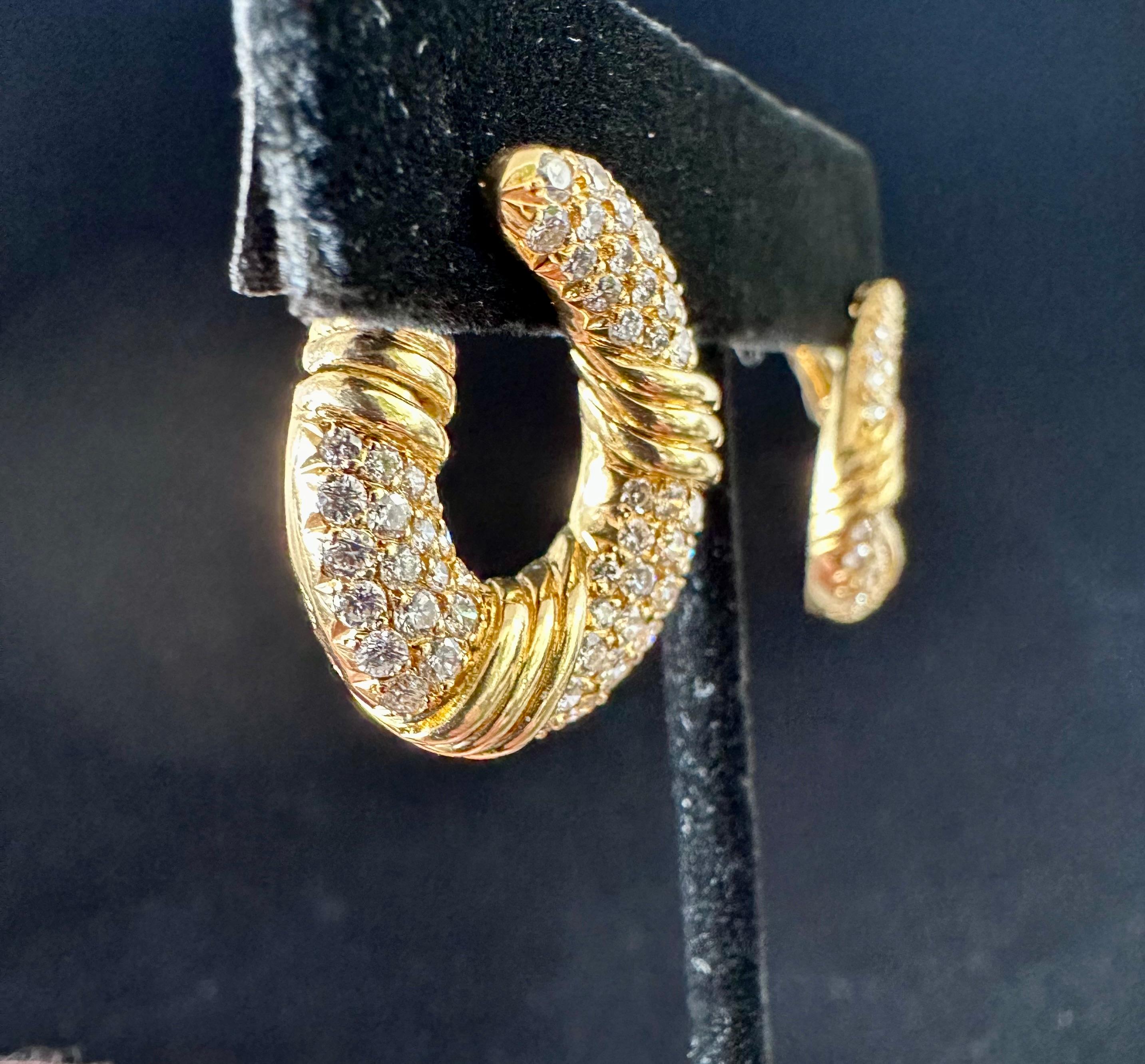 Van Cleef And Arpels Diamond Clip Earrings Paris In Good Condition For Sale In Beverly Hills, CA