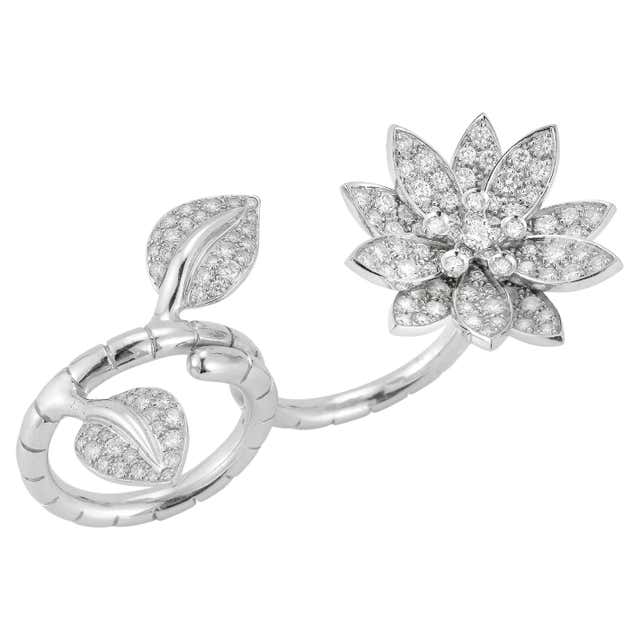 Van Cleef and Arpels Magic Alhambra Between the Finger Ring at 1stDibs ...