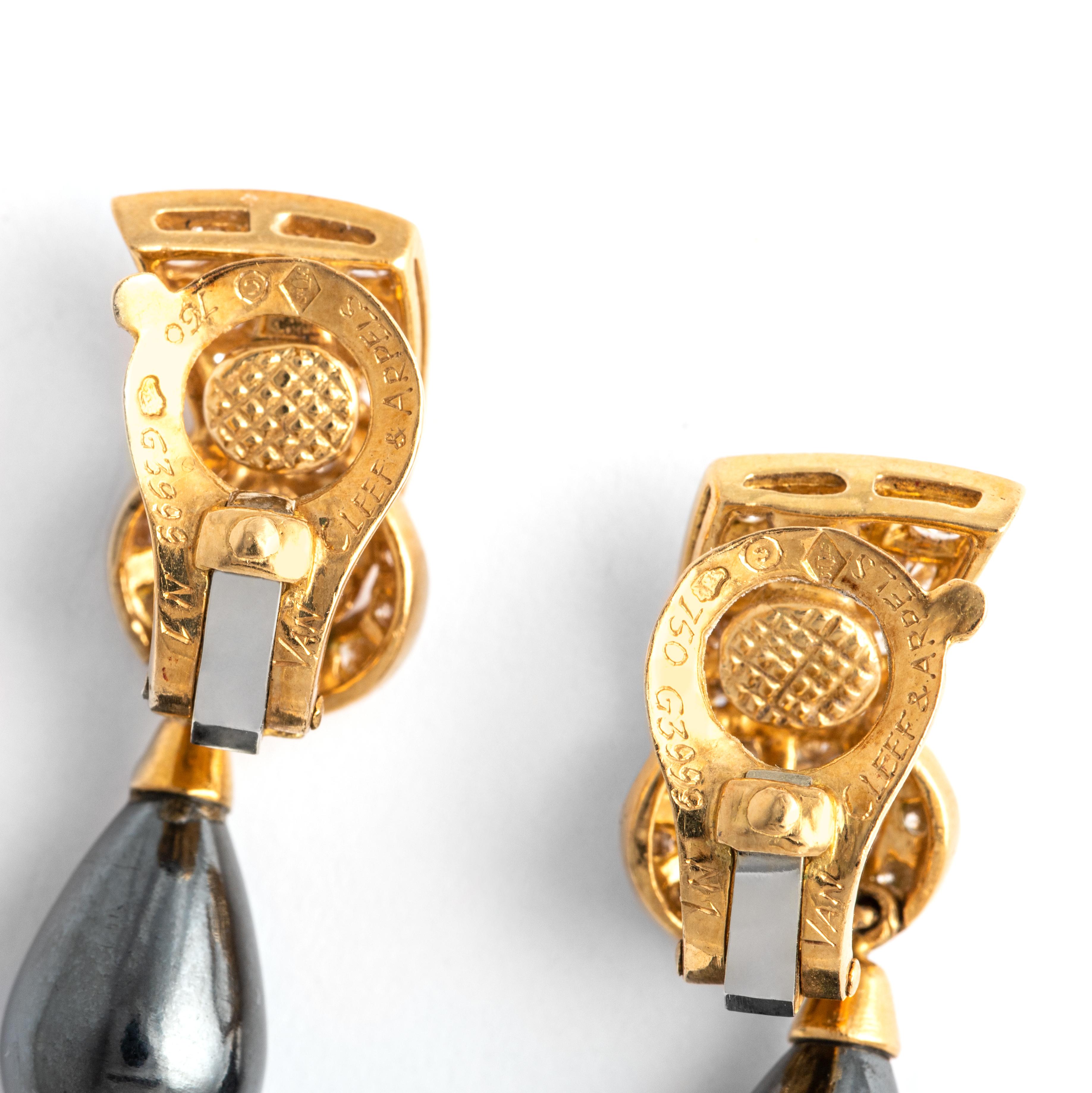 Van Cleef und Arpels Diamant-Hamatit-Halskette und Ohrringe mit Diamanten im Angebot 5