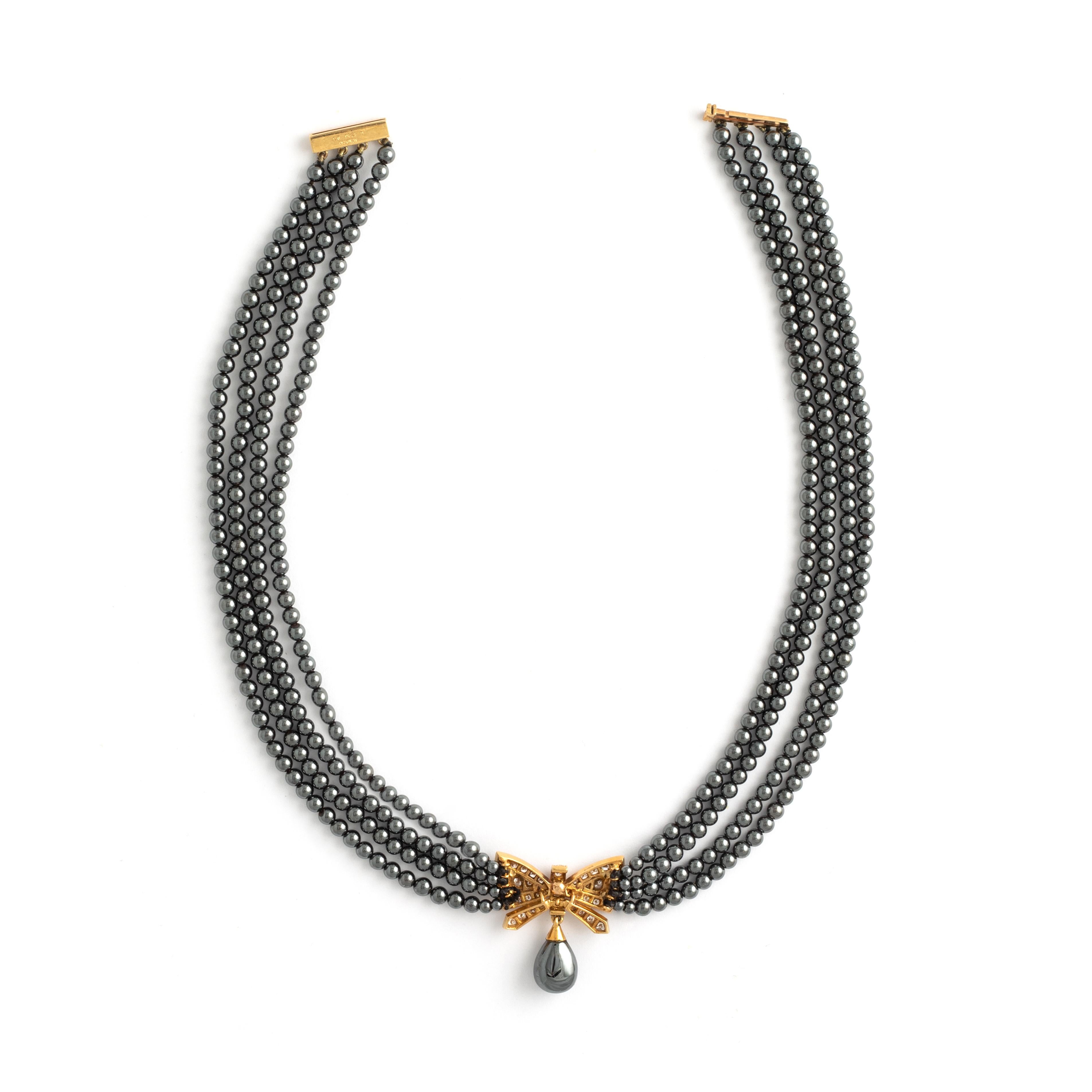 Van Cleef and Arpels Diamond Hematite Necklace and Earrings Set In Excellent Condition For Sale In Geneva, CH