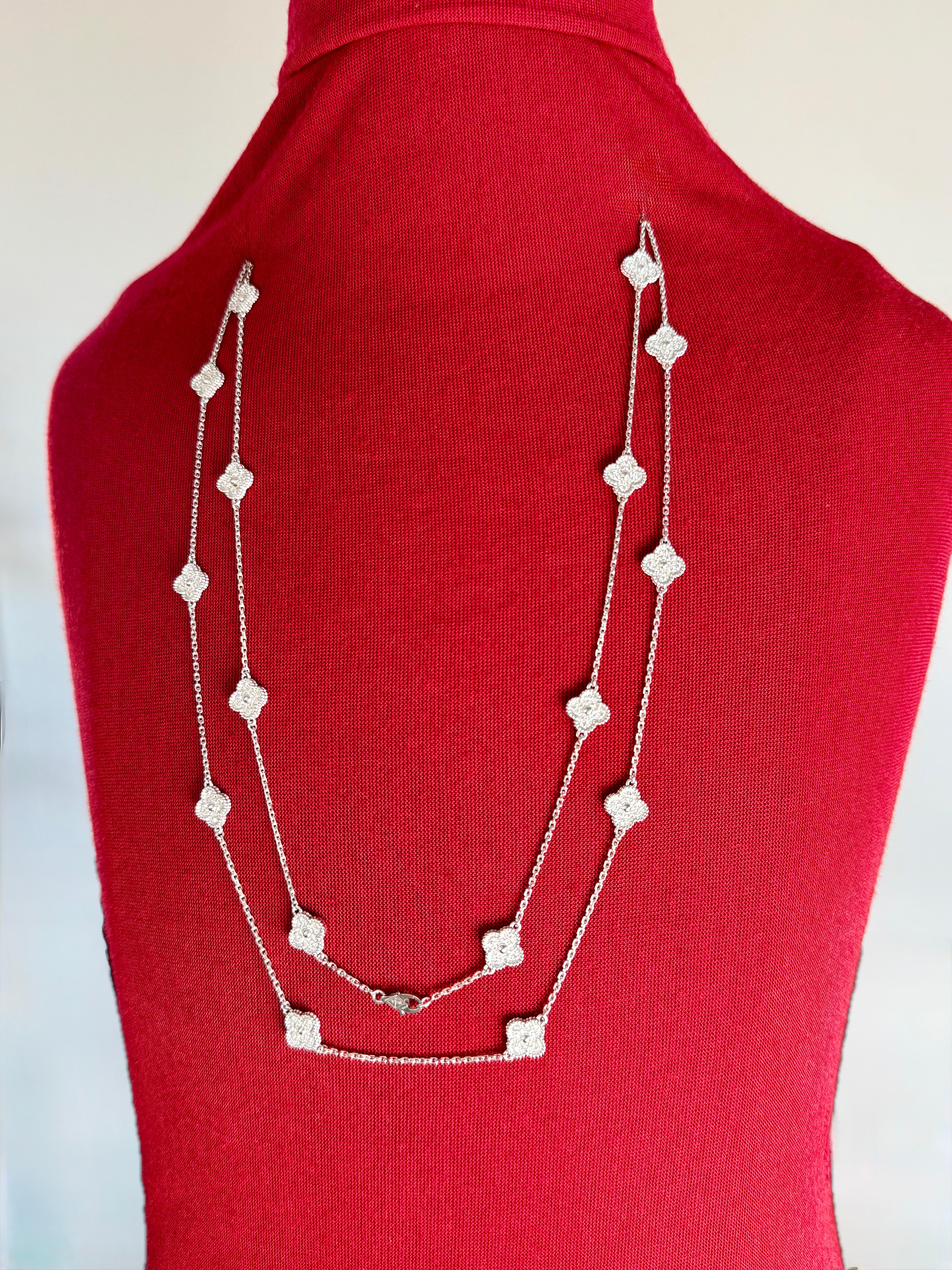 Van Cleef & Arpels Collar Largo Alhambra Dulce de Diamantes 16 Motivos en Bueno estado para la venta en Beverly Hills, CA