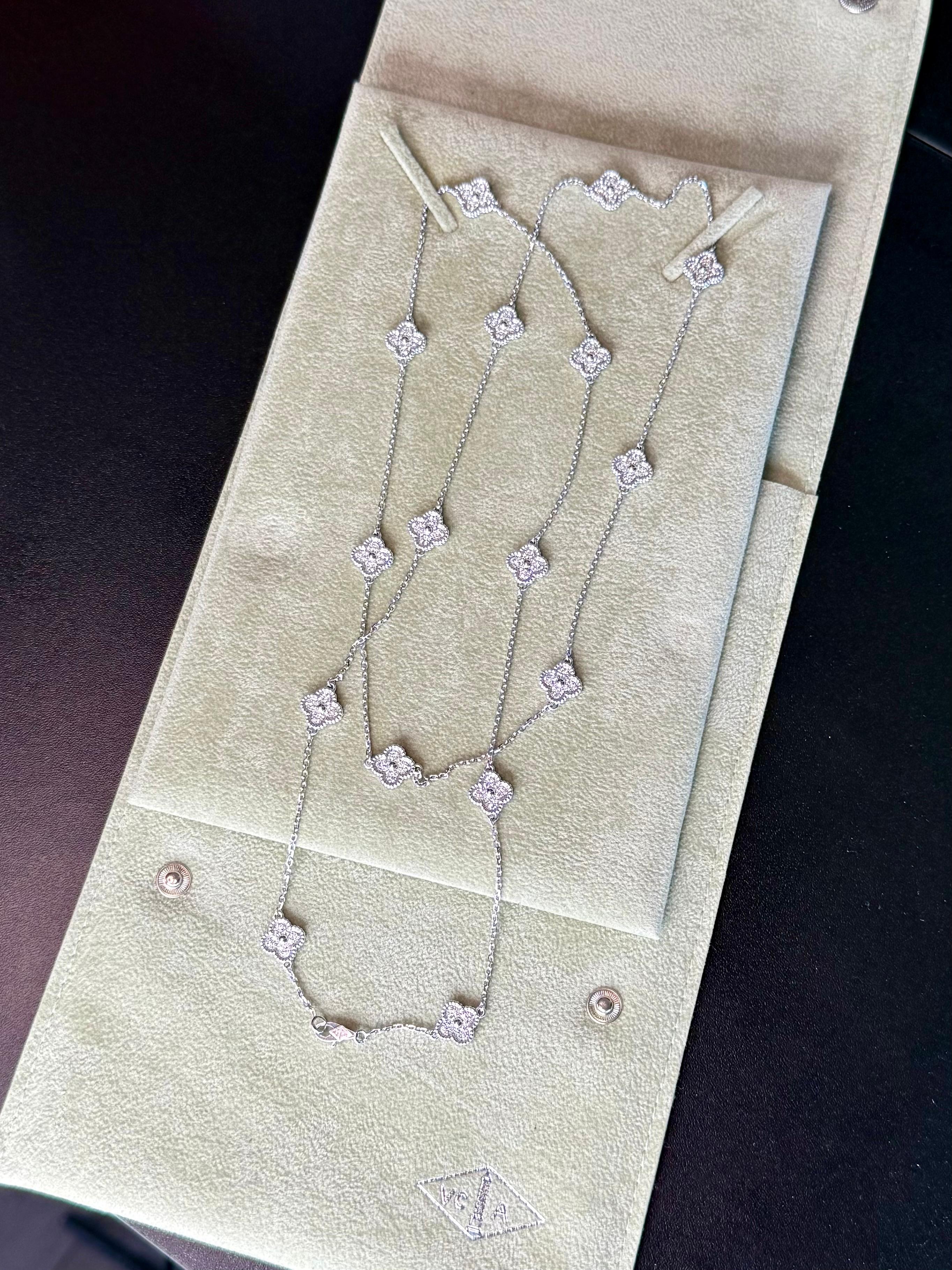 Van Cleef & Arpels Collar Largo Alhambra Dulce de Diamantes 16 Motivos en venta 1