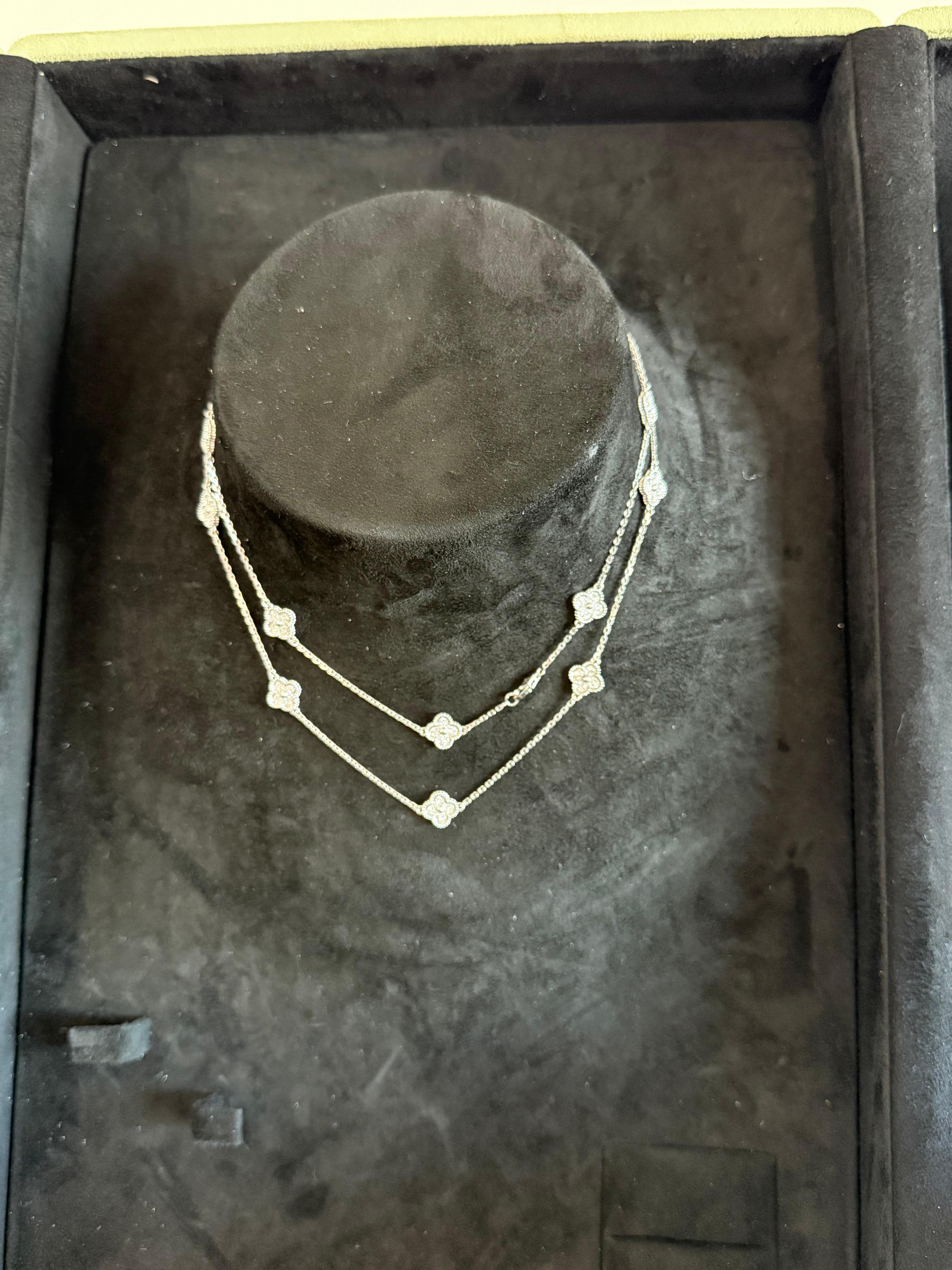 Van Cleef & Arpels Collar Largo Alhambra Dulce de Diamantes 16 Motivos en venta 3