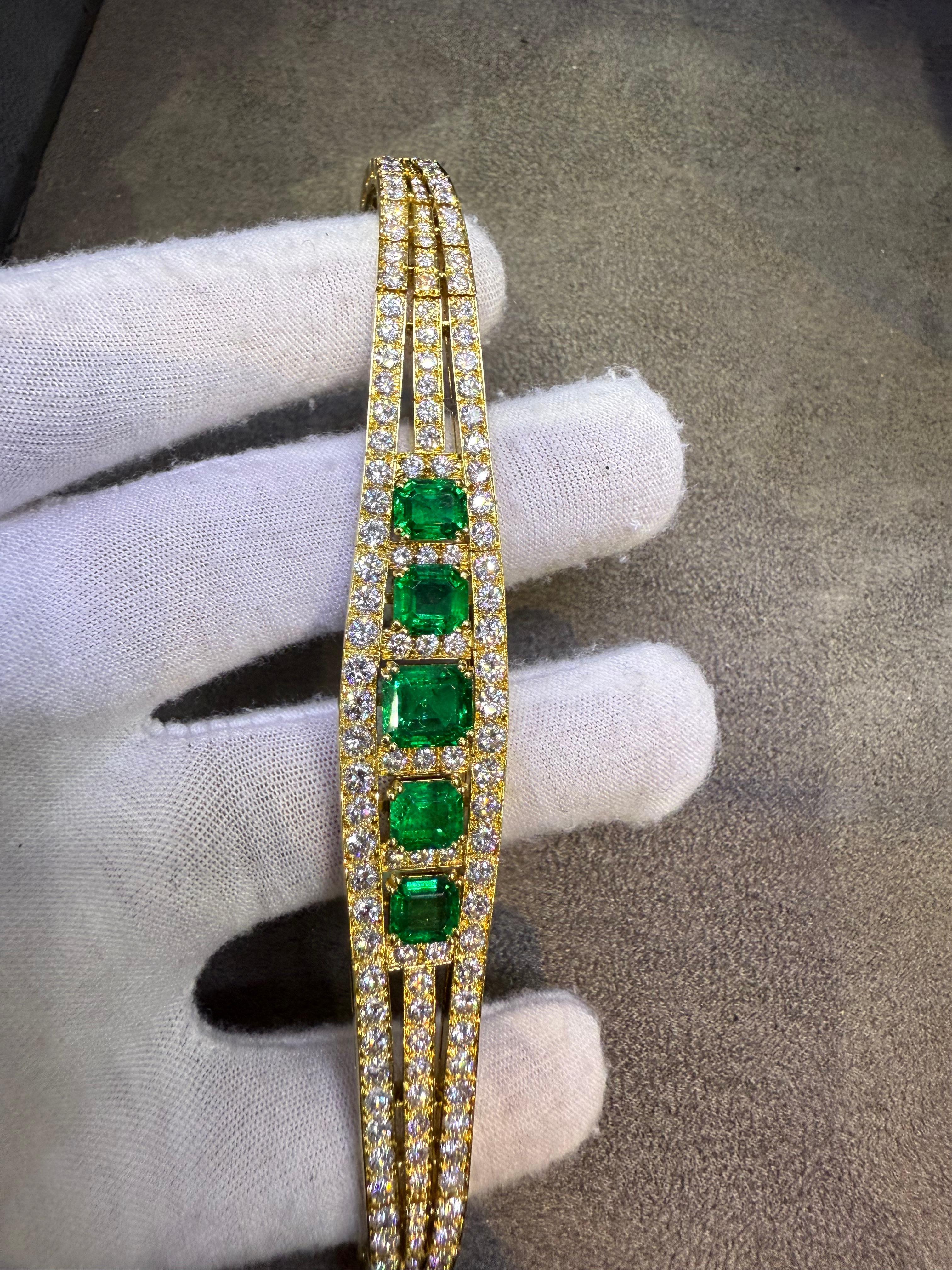 Van Cleef & Arpels Smaragd- und Diamantarmband (Gemischter Schliff) im Angebot