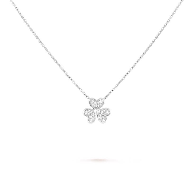 Round Cut Van Cleef and Arpels Frivole Diamond Pendent Chain Necklace For Sale