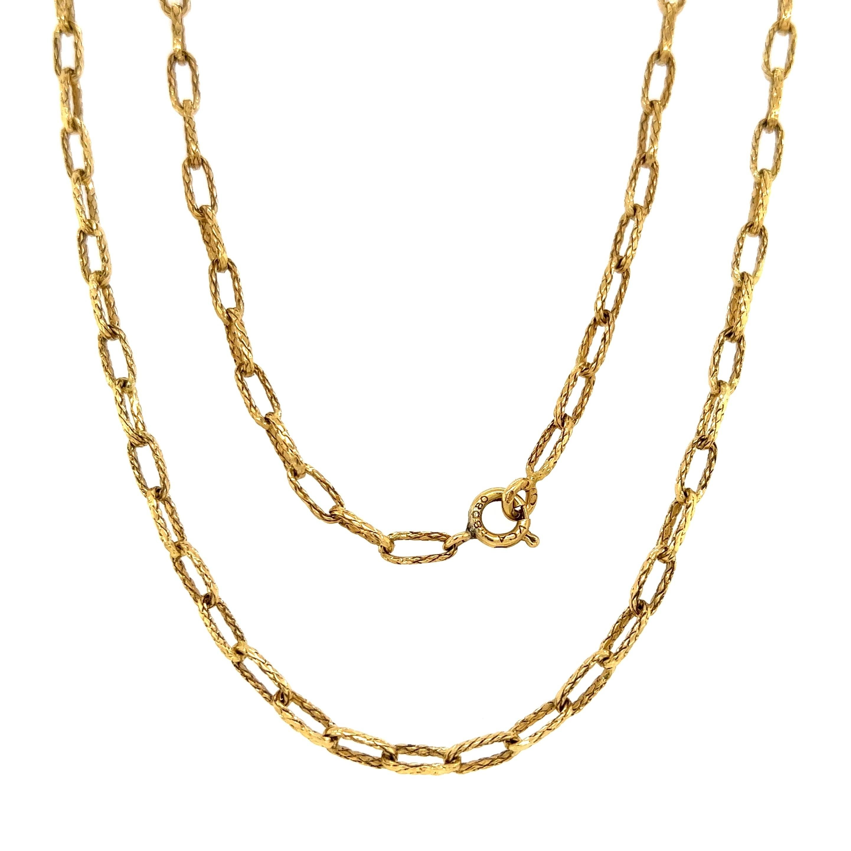 Iconic Van Cleef and Arpels High Quality 18K Yellow Solid Gold  Weaved Rope Open Links Chain Necklace. Beautifully Hand crafted in 18K Yellow Gold. Measuring approx. 27