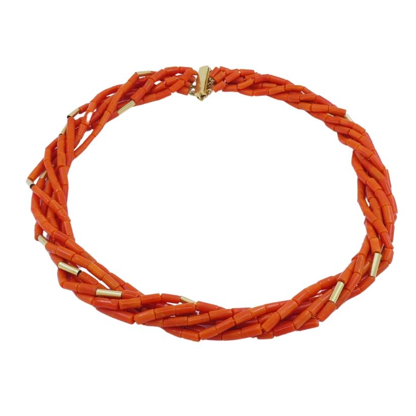 Taille mixte Van Cleef and Arpels Collier multibrins perles de corail en or 14 carats en vente