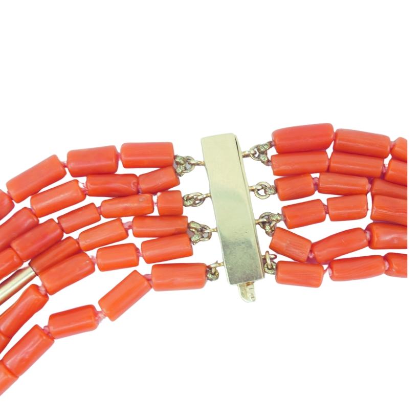 Van Cleef and Arpels Collier multibrins perles de corail en or 14 carats Pour femmes en vente