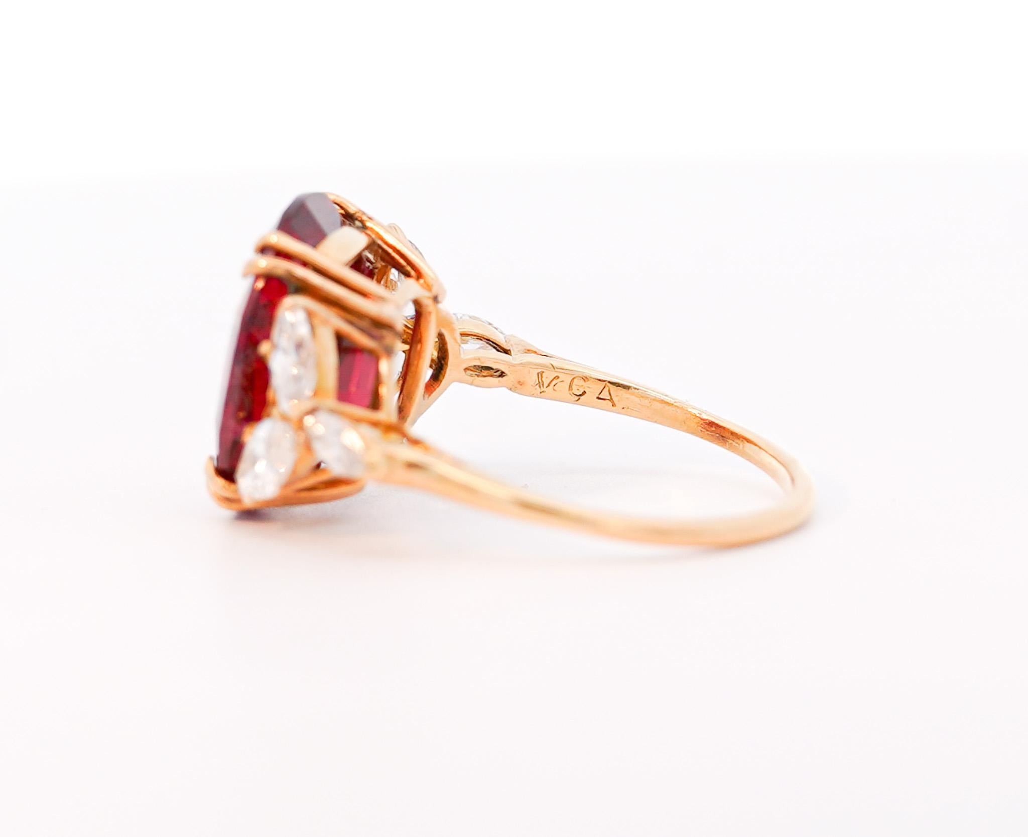 Van Cleef and Arpels No Heat Oval-Cut Ruby 18k Yellow Gold GRS Certified Ring For Sale 4