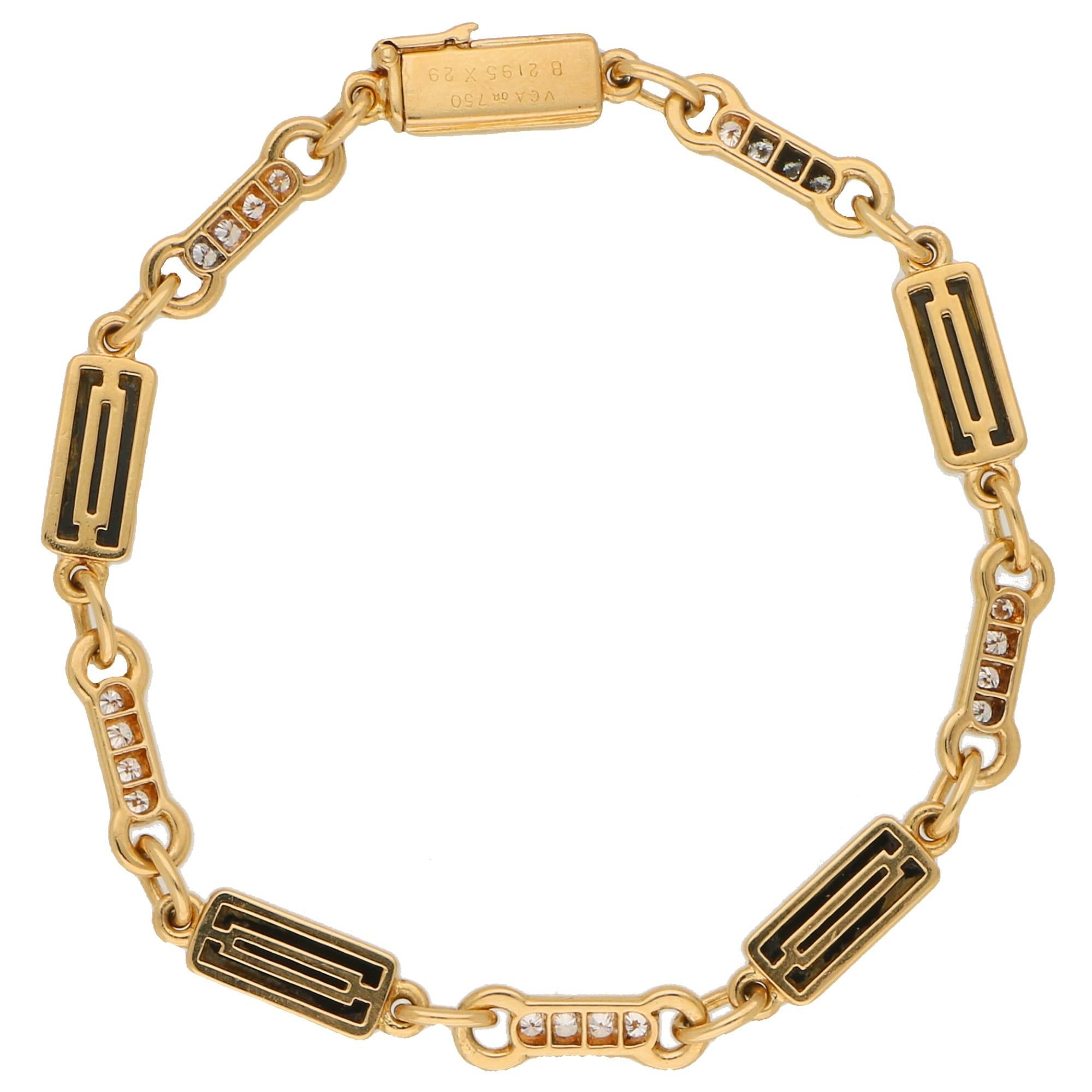  A lovely Van Cleef and Arpels onyx and diamond chain link bracelet set in 18k yellow gold.

The bracelet is composed of ten rectangular shaped panels; five of which are set with a singular piece of onyx. The rest of the panels are each individually
