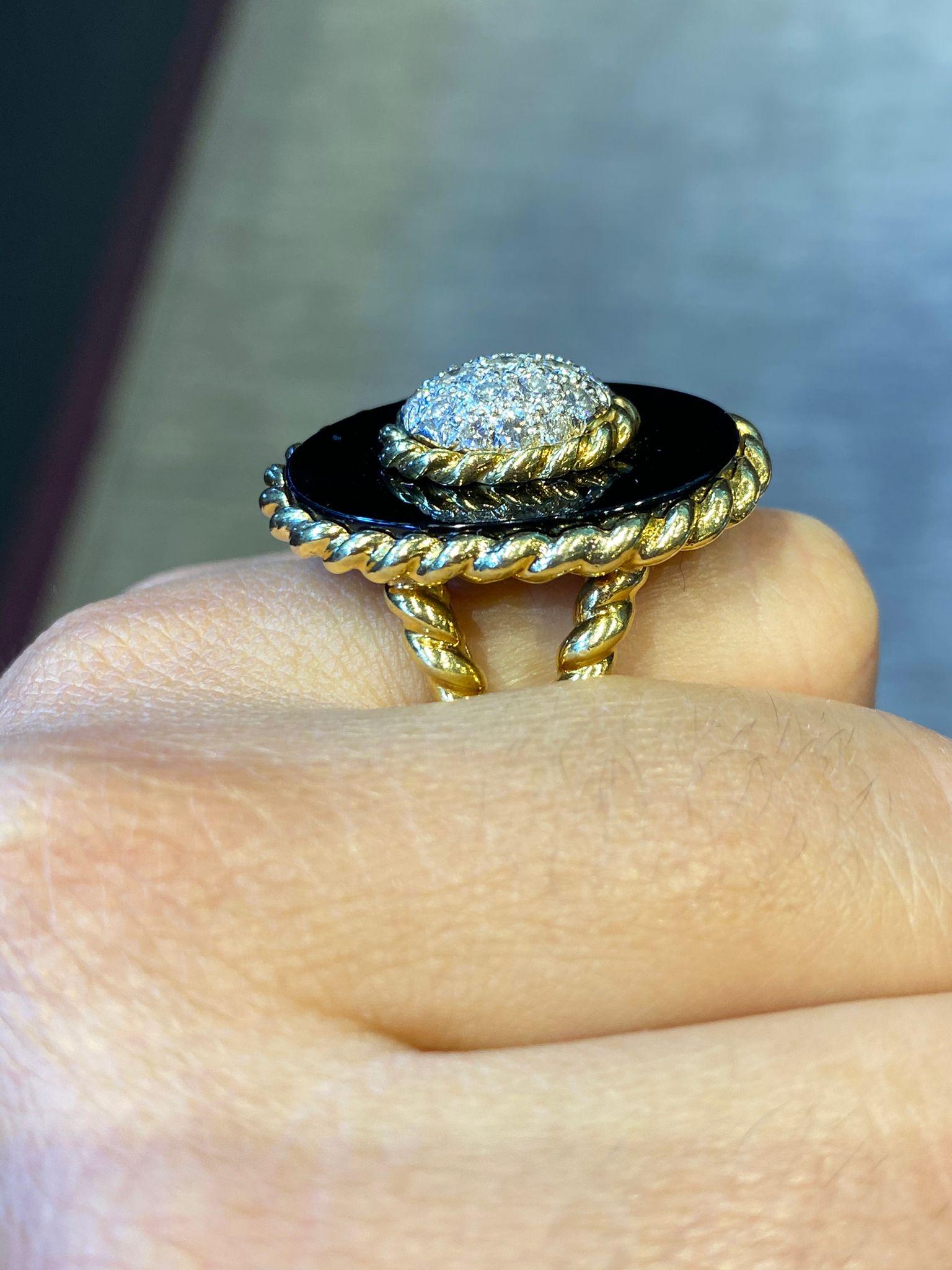 Van Cleef & Arpels Ring aus Onyx und Diamanten im Zustand „Hervorragend“ in New York, NY