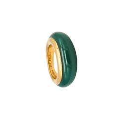 Van Cleef And Arpels Paris, bague jonc en or 18 carats avec chrysoprase verte, 1970