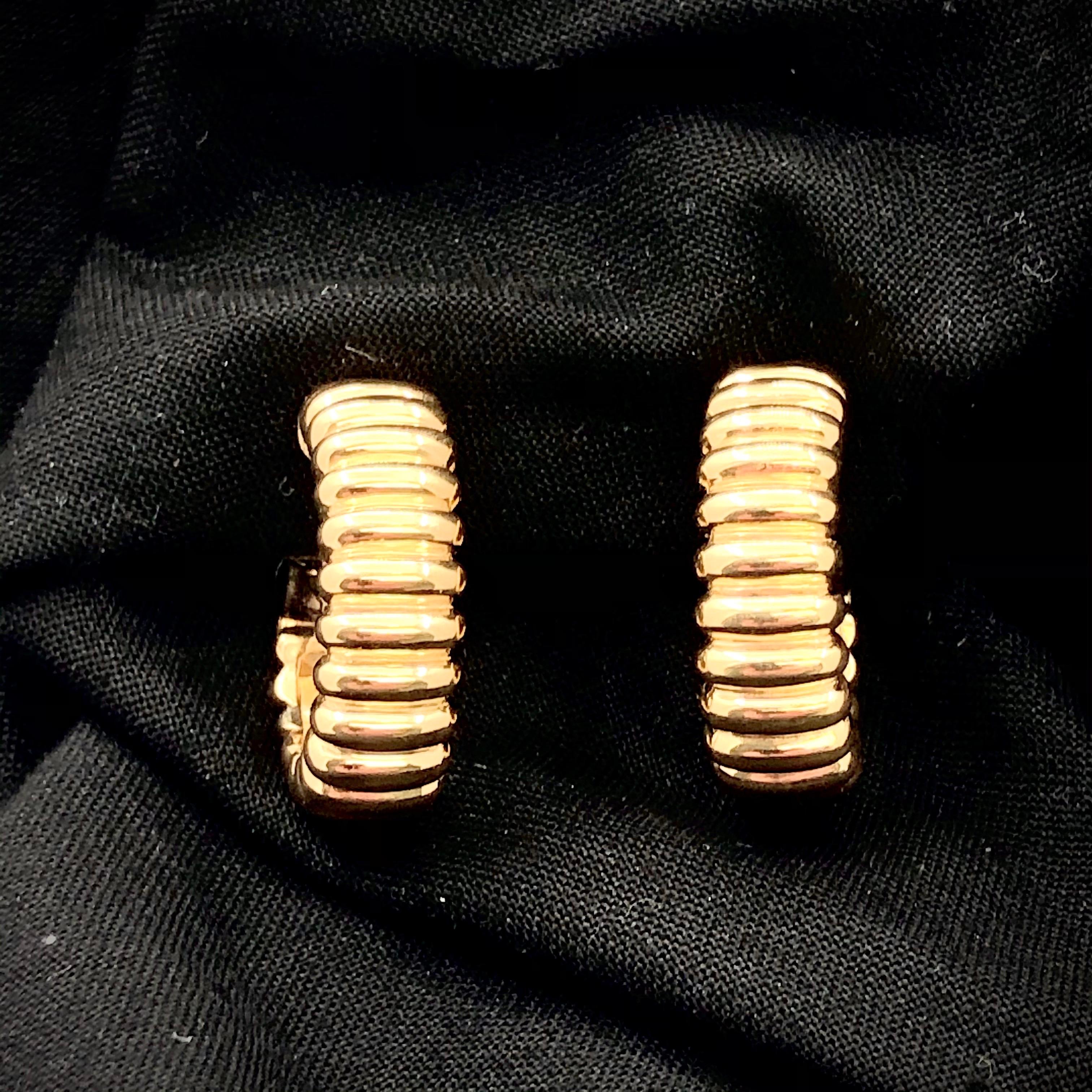 Van Cleef & Arpels Ribbed Gold Hoop Earrings 2
