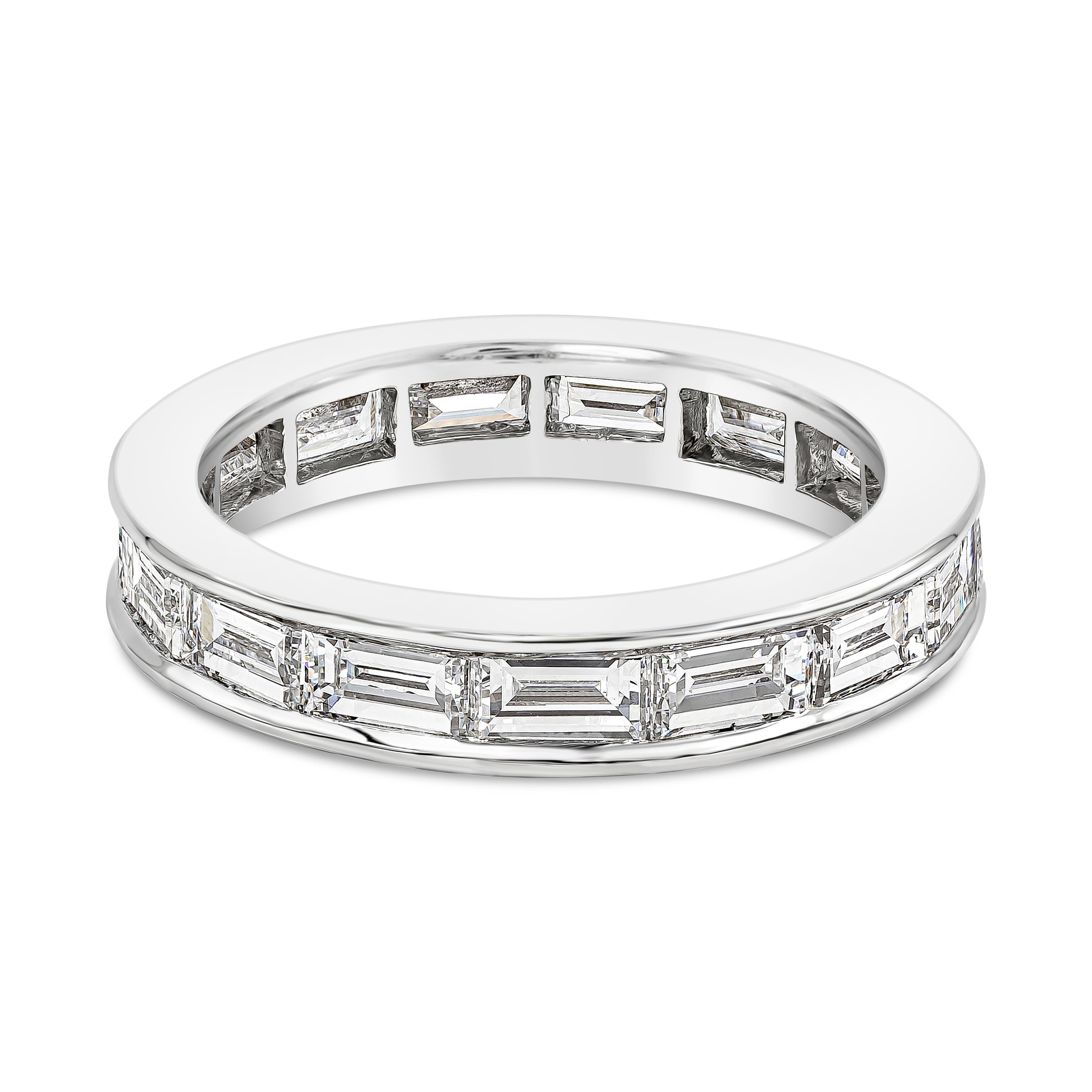A beautiful wedding band part of the Romance collection by Van Cleef and Arpels. Showcasing a row of baguette diamonds weighing 1.65 carats total, set in a beautiful channel set and made in platinum. Diamonds are approximately D-E color, VVS in